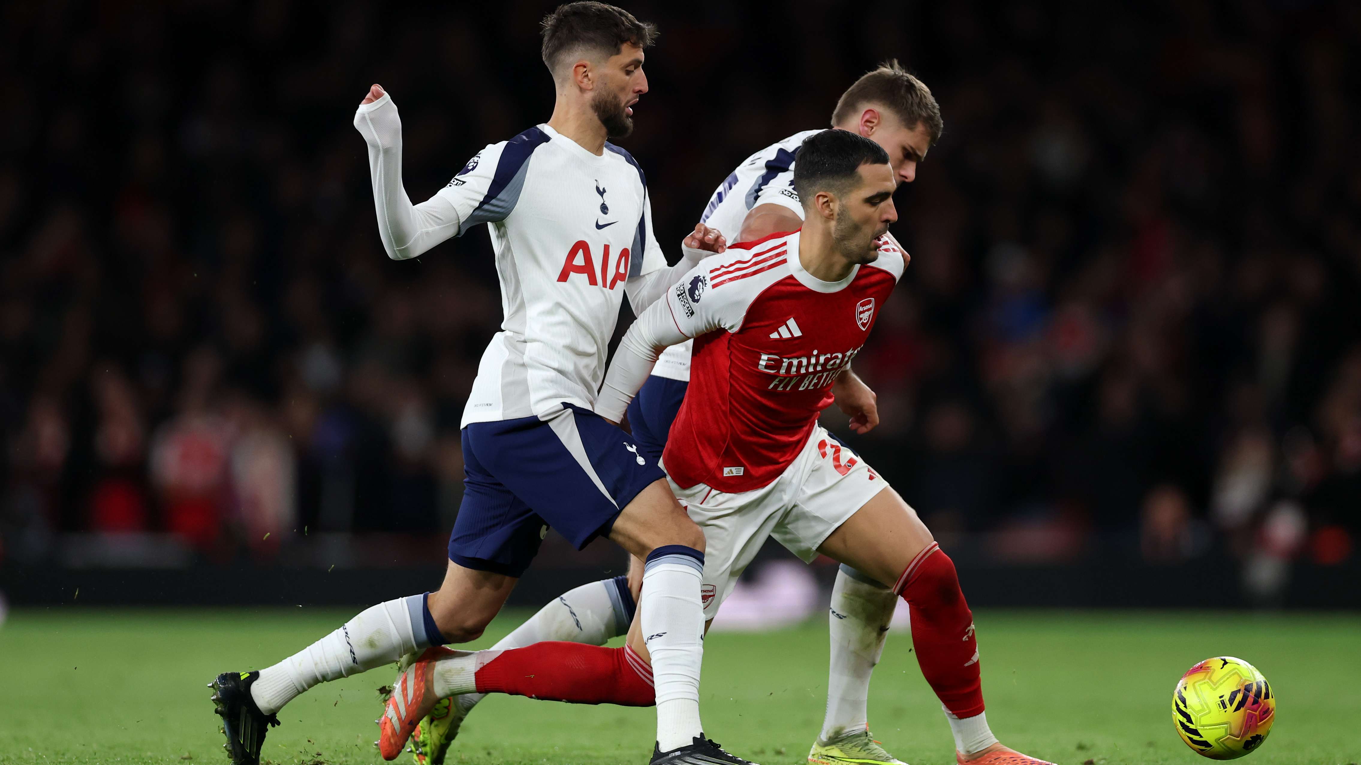 Arsenal v Tottenham Hotspur - Premier League