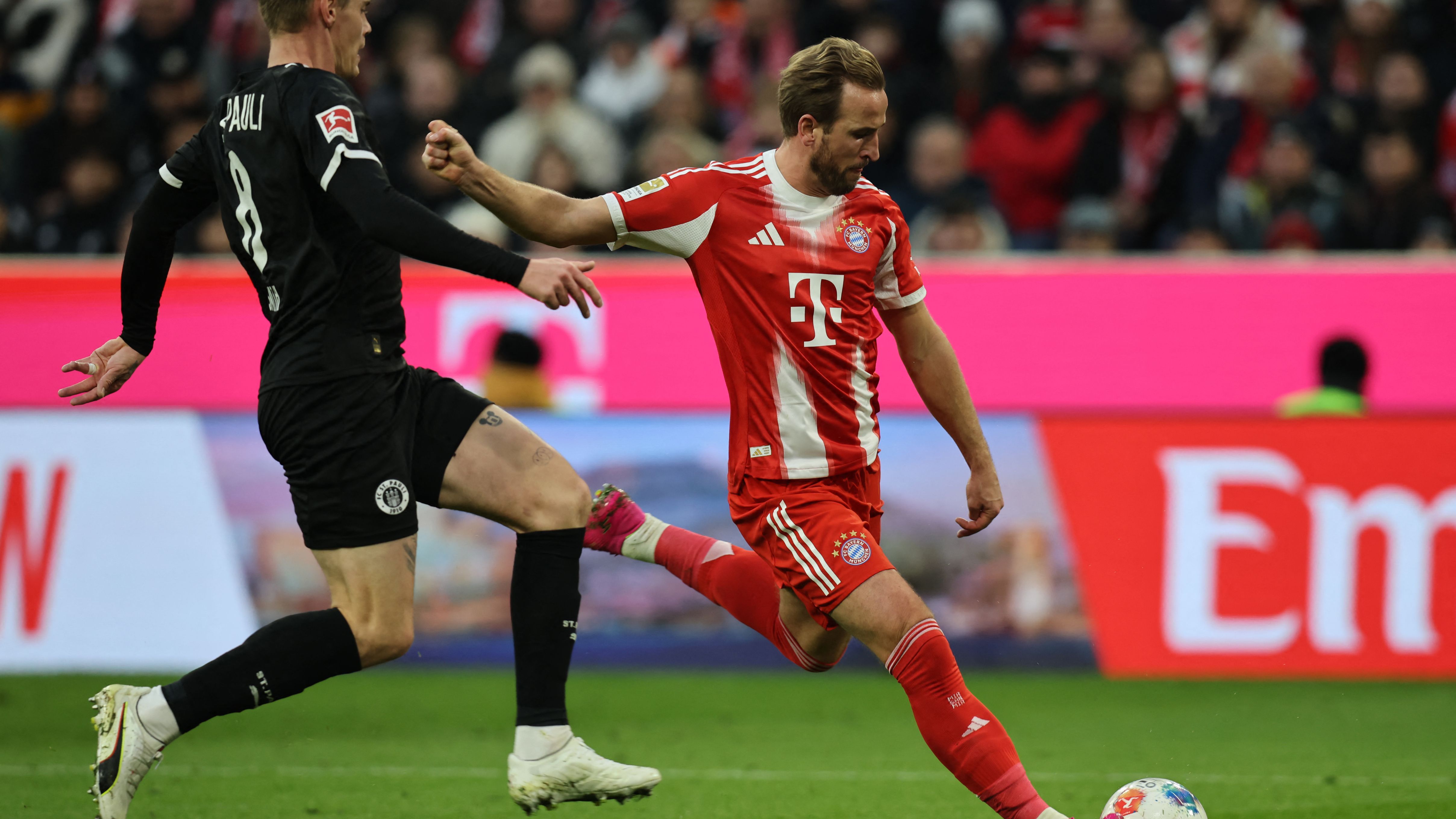 FBL-GER-BUNDESLIGA-BAYERN MUNICH-ST PAULI