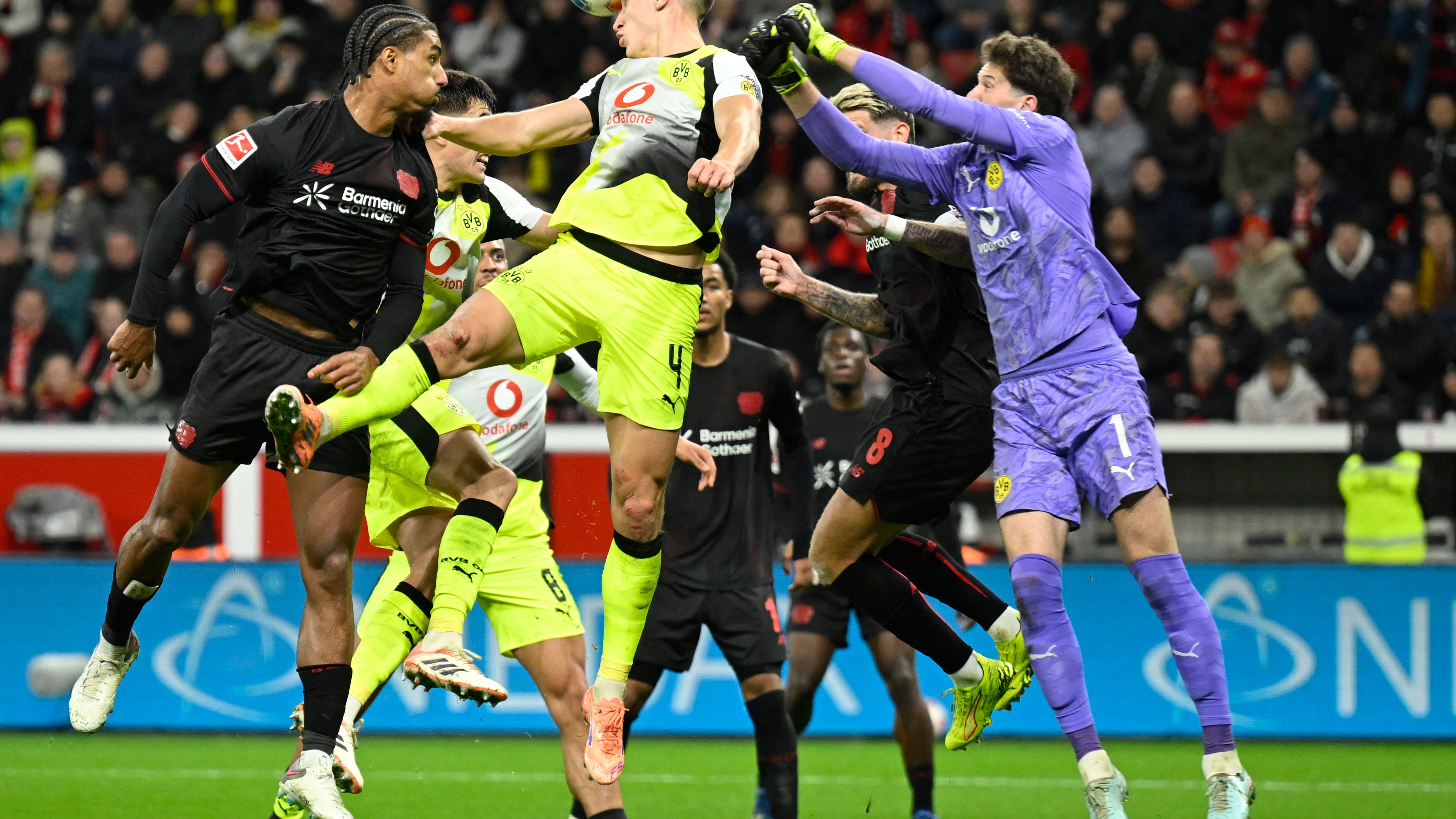 FBL-GER-BUNDESLIGA-LEVERKUSEN-DORTMUND