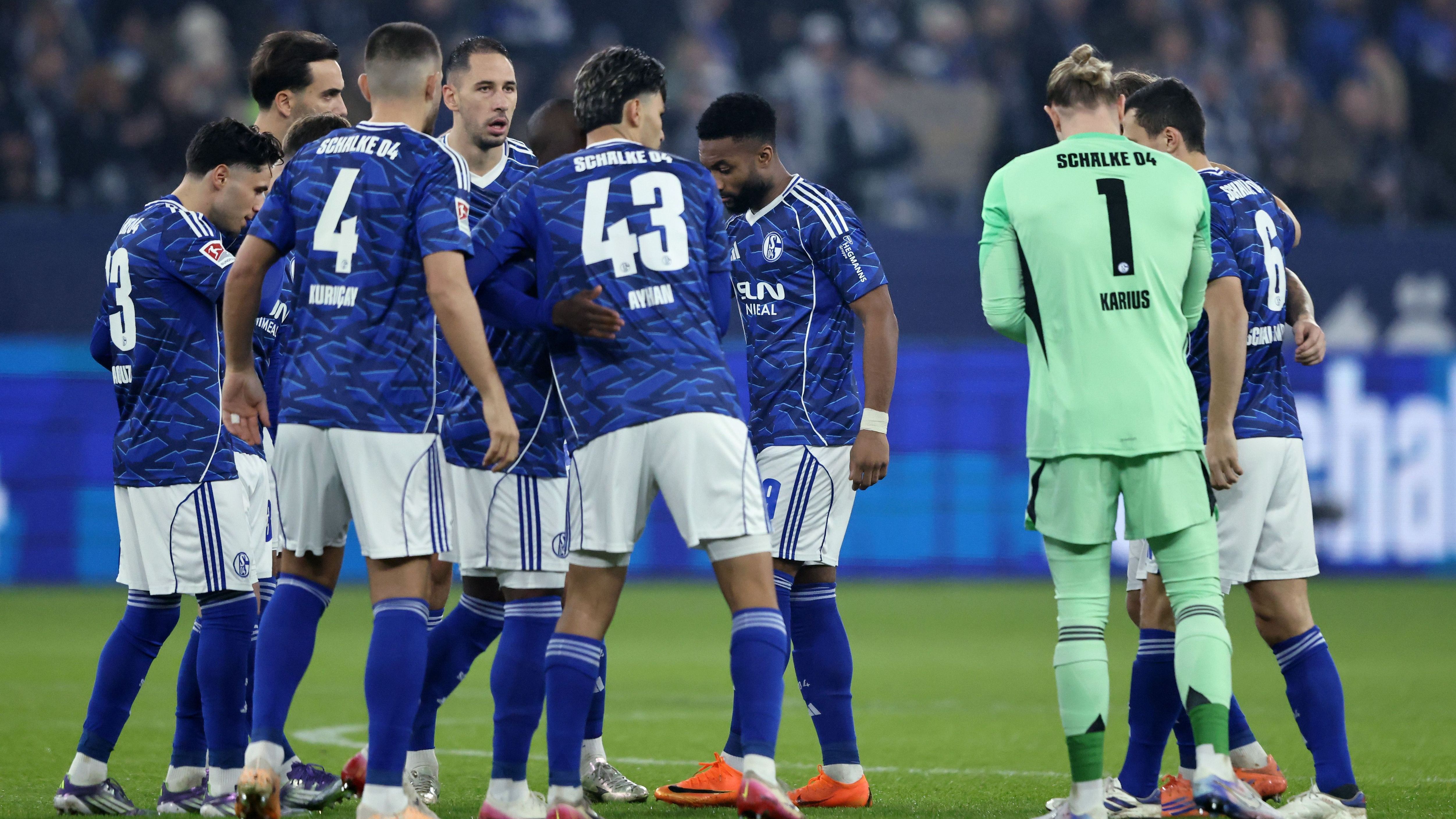 FC Schalke 04 v SC Paderborn 07 - 2. Bundesliga