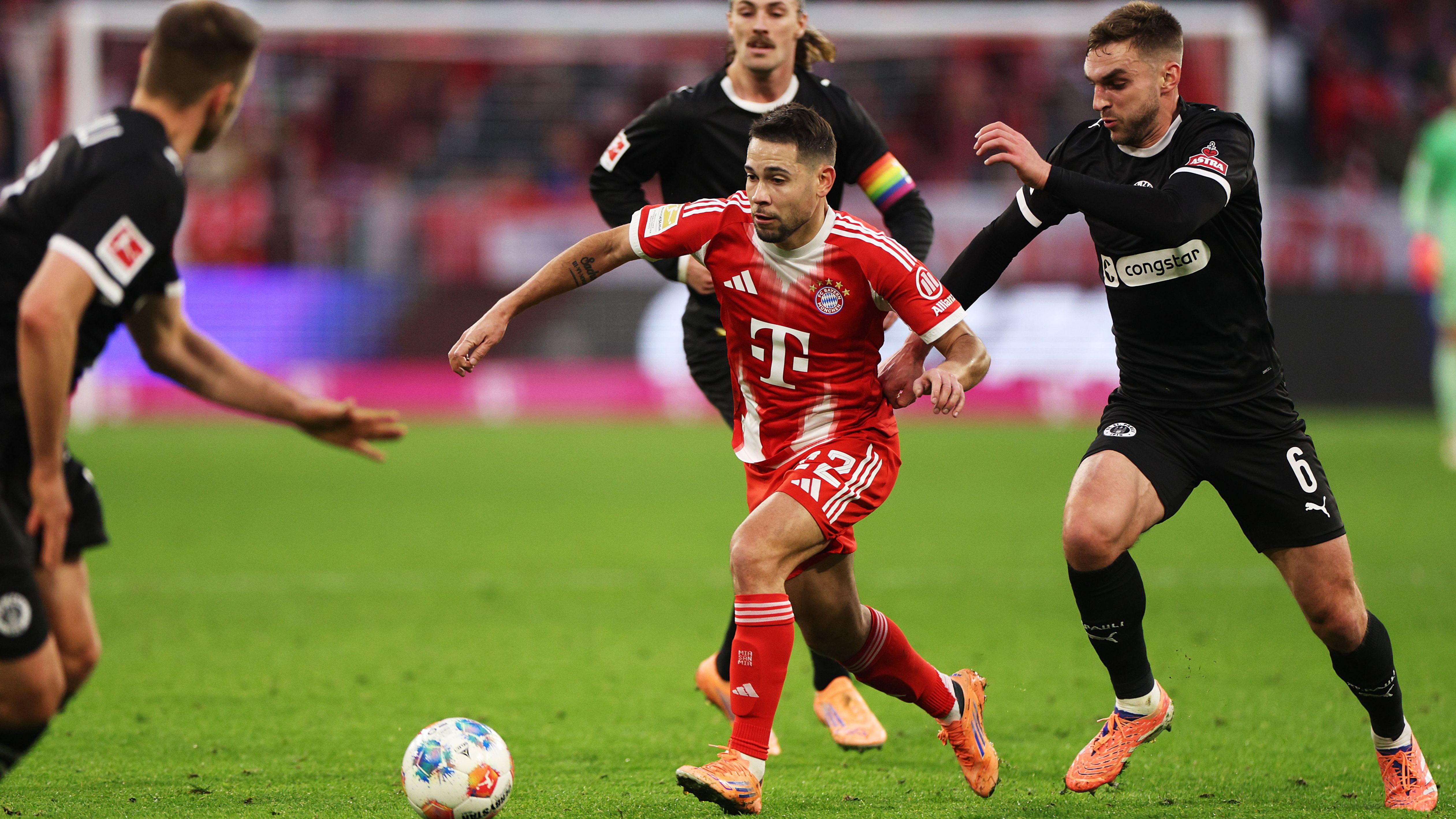 FC Bayern München v FC St. Pauli - Bundesliga