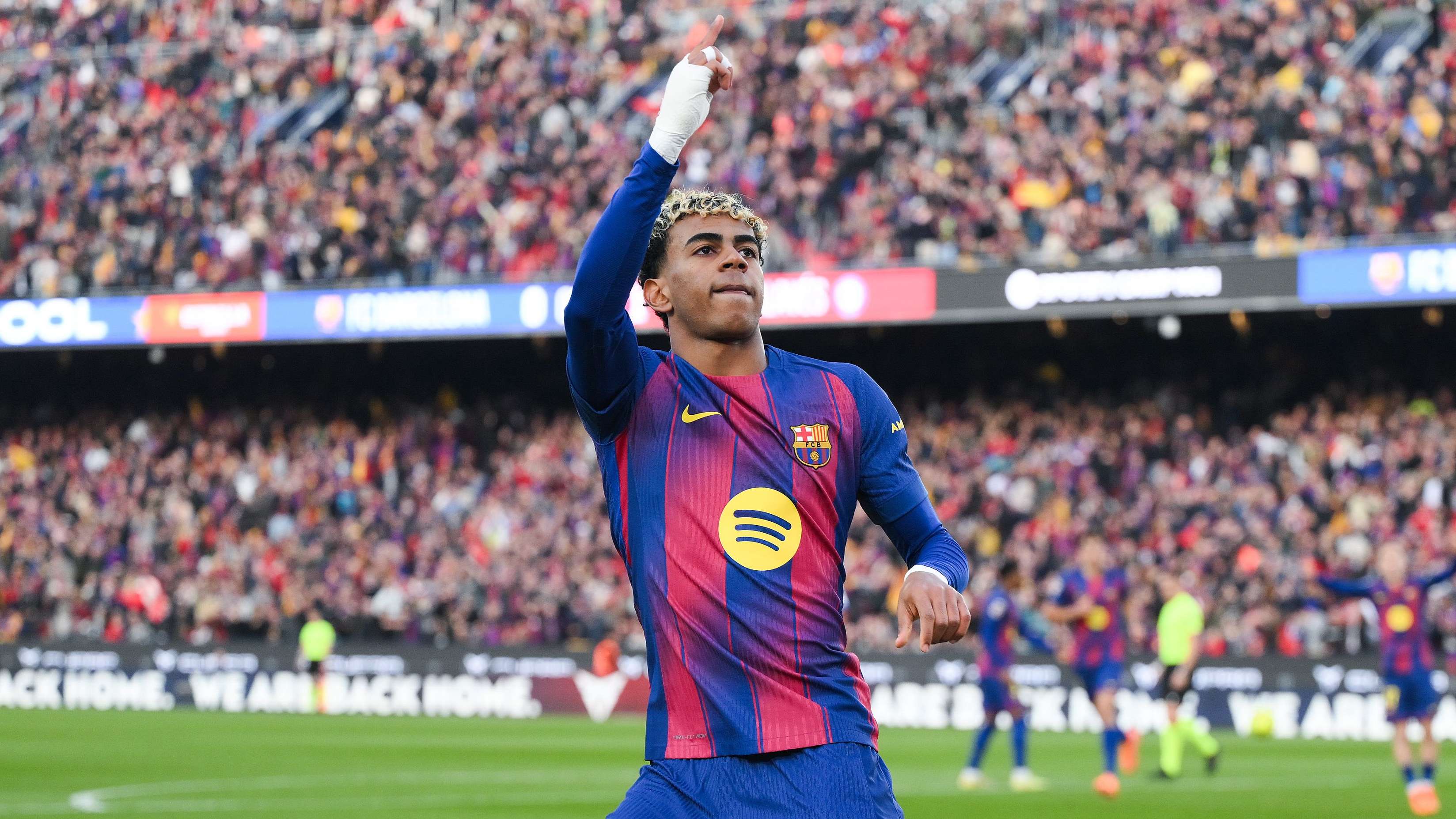 FC Barcelona v Deportivo Alaves - LaLiga EA Sports