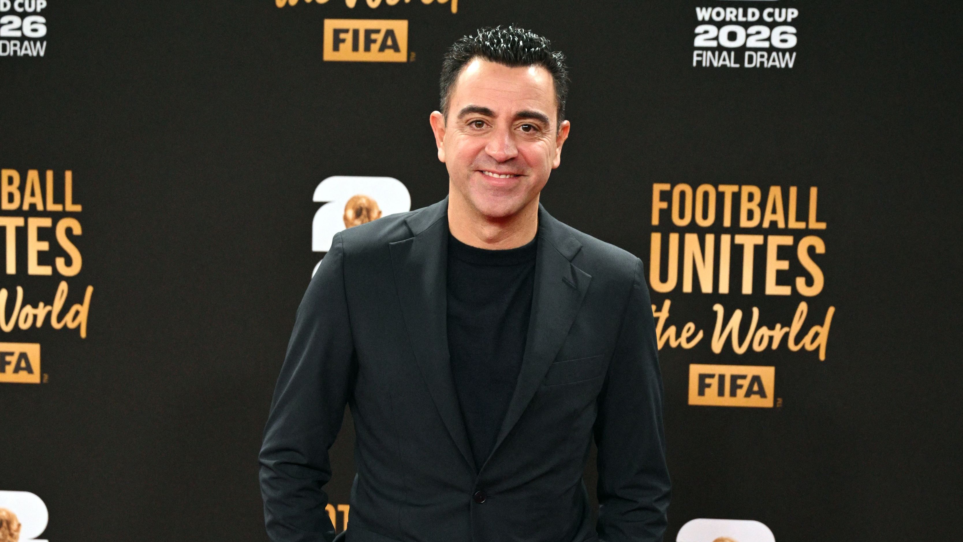 ابن كرويف يعود إلى جذوره.. تشافي مدربًا للمنتخب الهولندي بعقد طويل