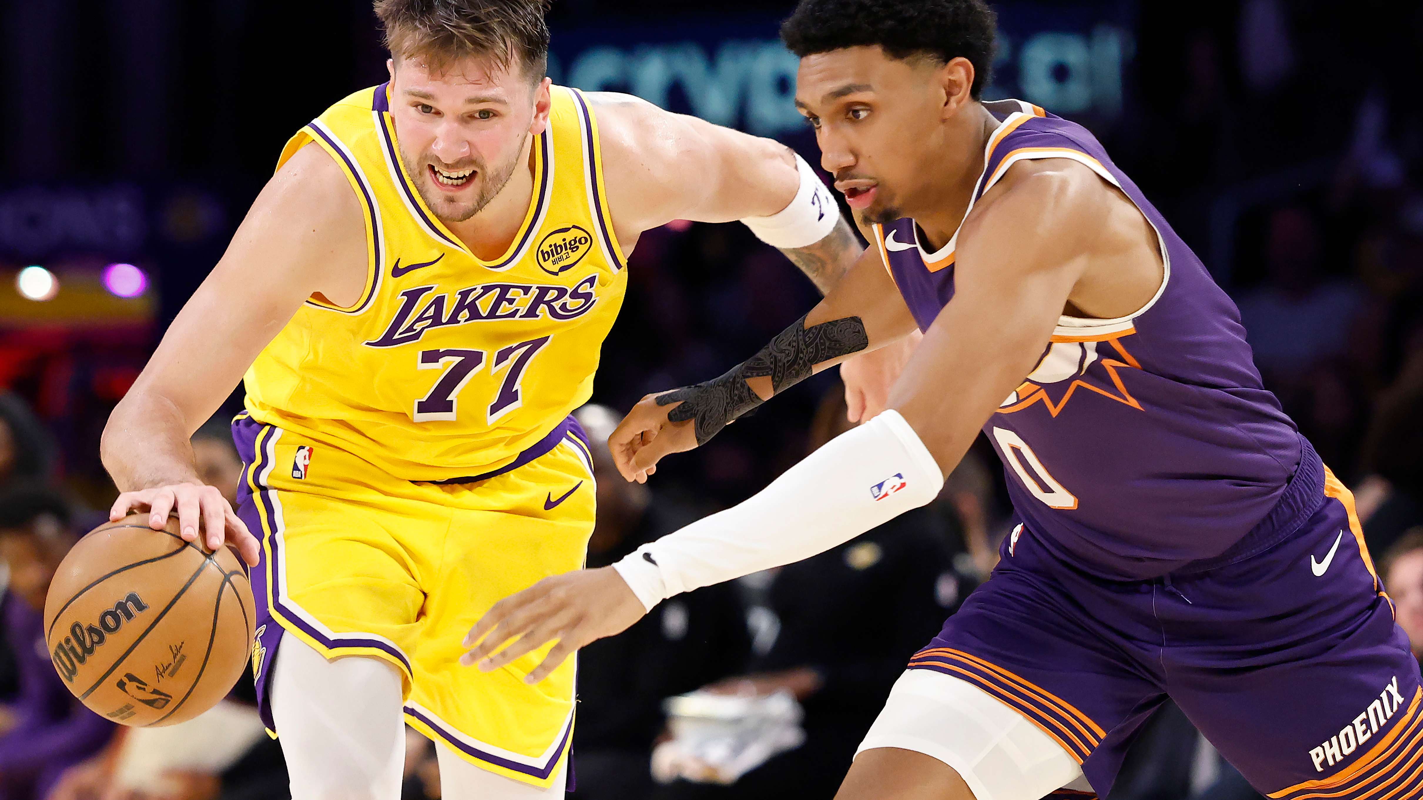 Phoenix Suns v Los Angeles Lakers