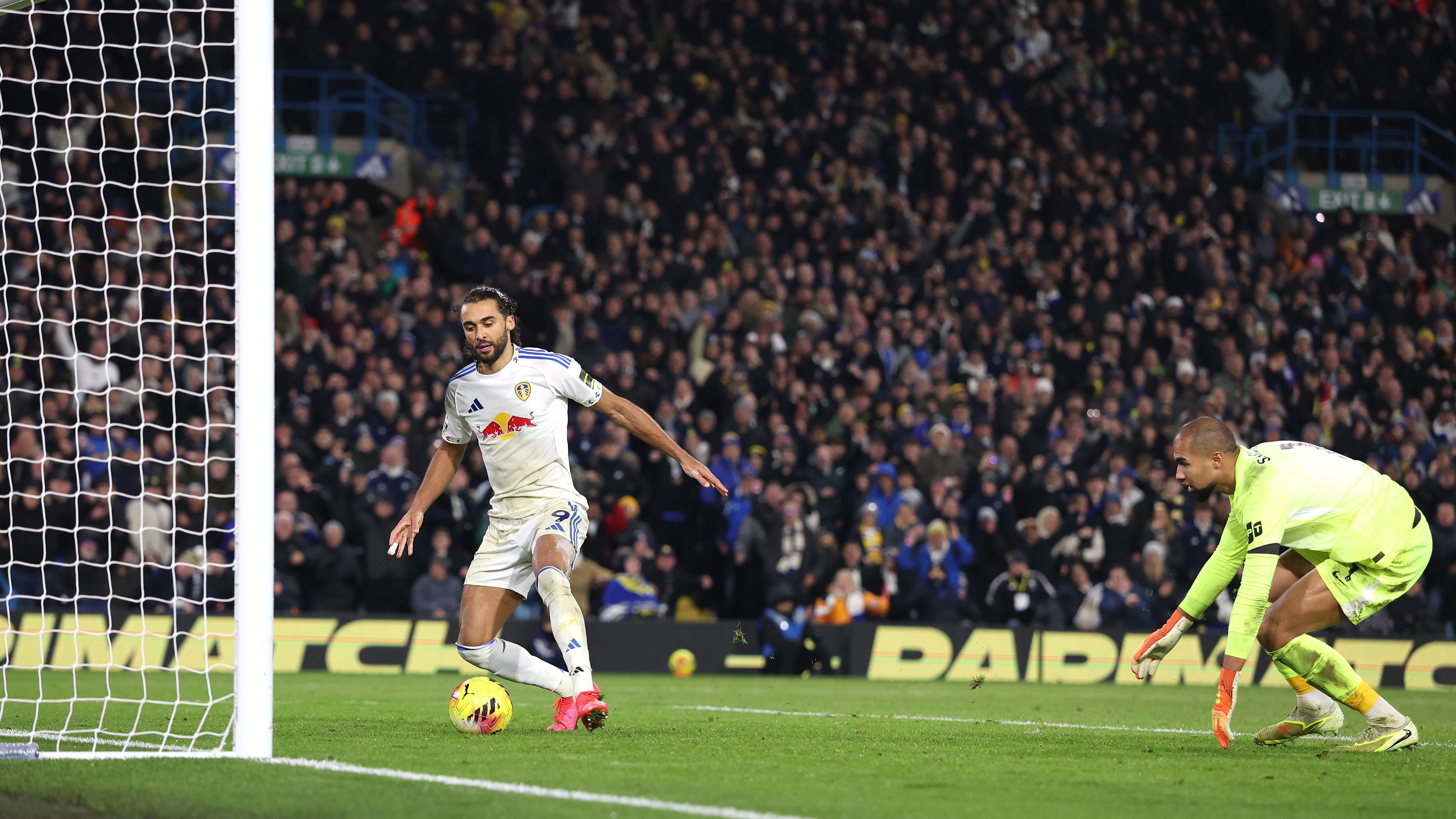 Leeds United v Chelsea - Premier League
