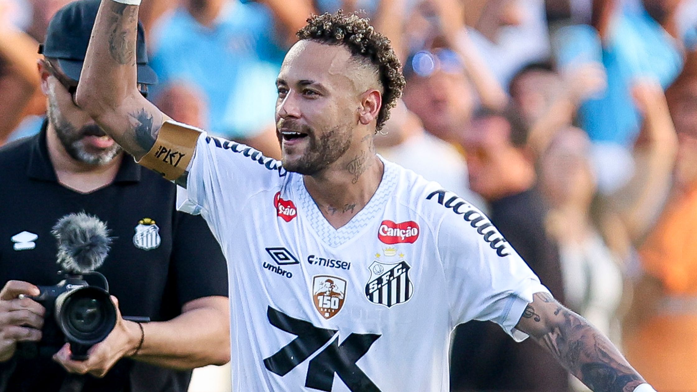 Santos v Cruzeiro - Brasileirao 2025