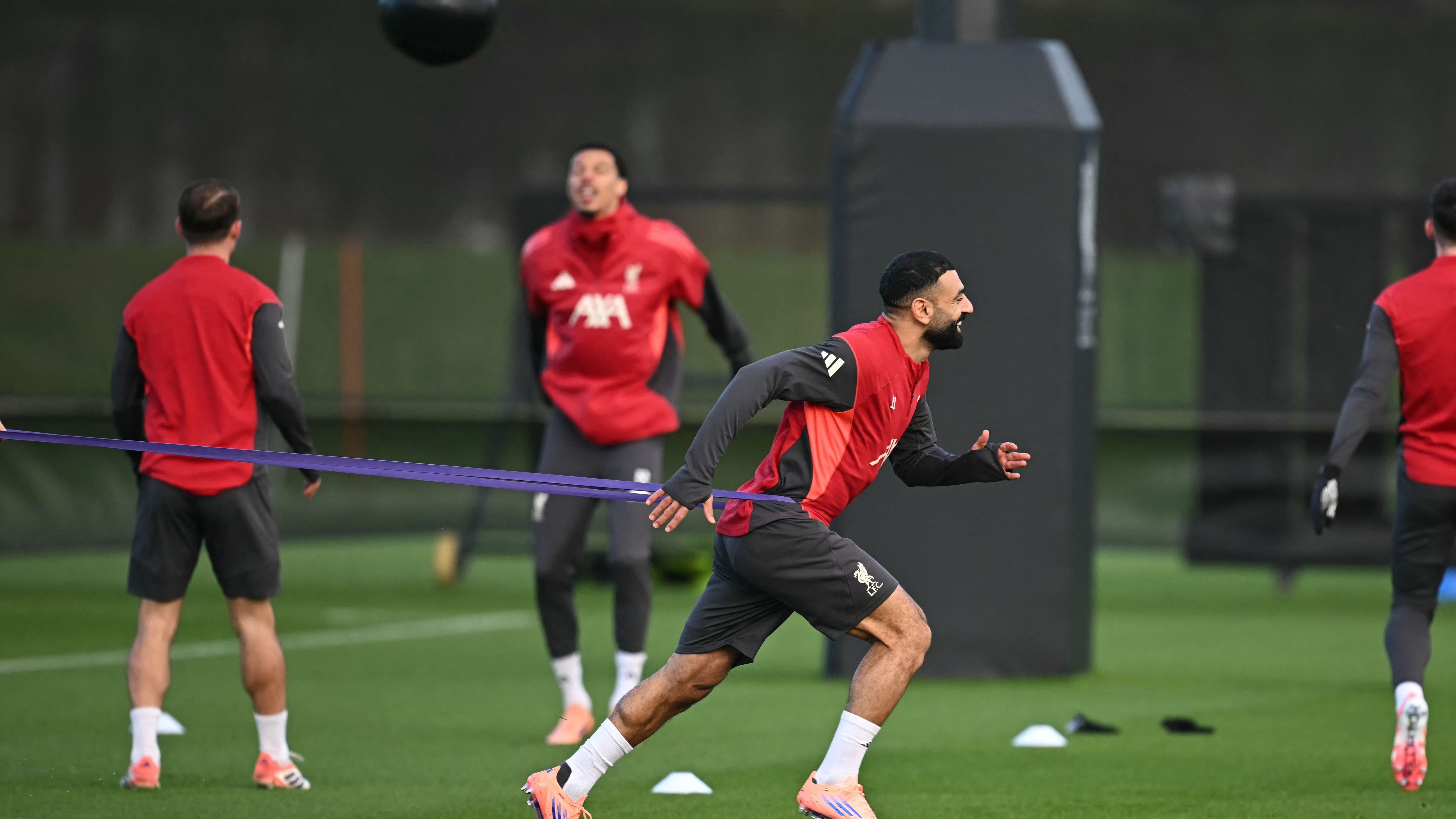 FBL-EUR-C1-LIVERPOOL-TRAINING-SALAH