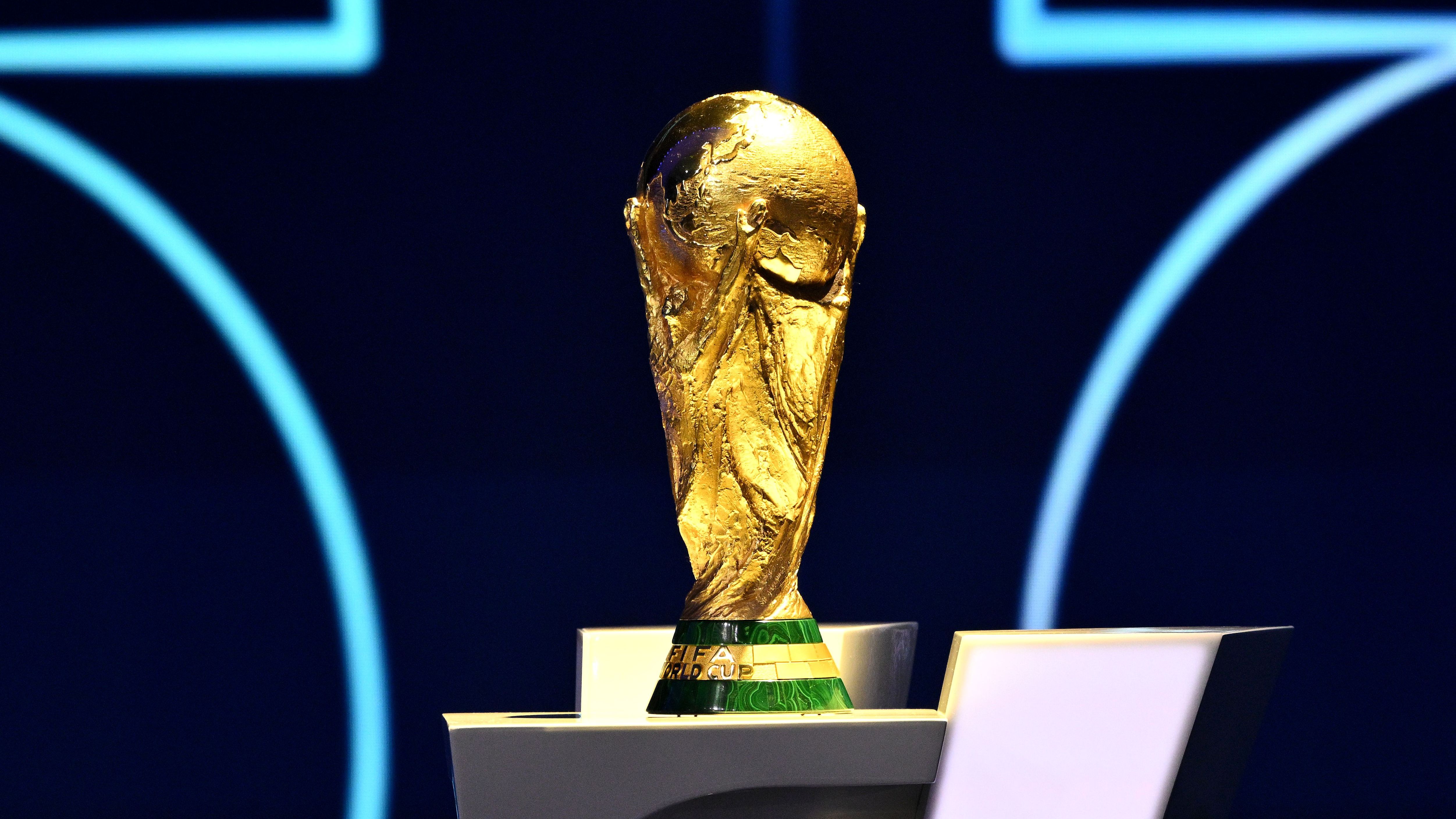 استقالة مدرب كوراساو المخضرم ديك أدفوكات قبل مونديال 2026 لرعاية ابنته المريضة