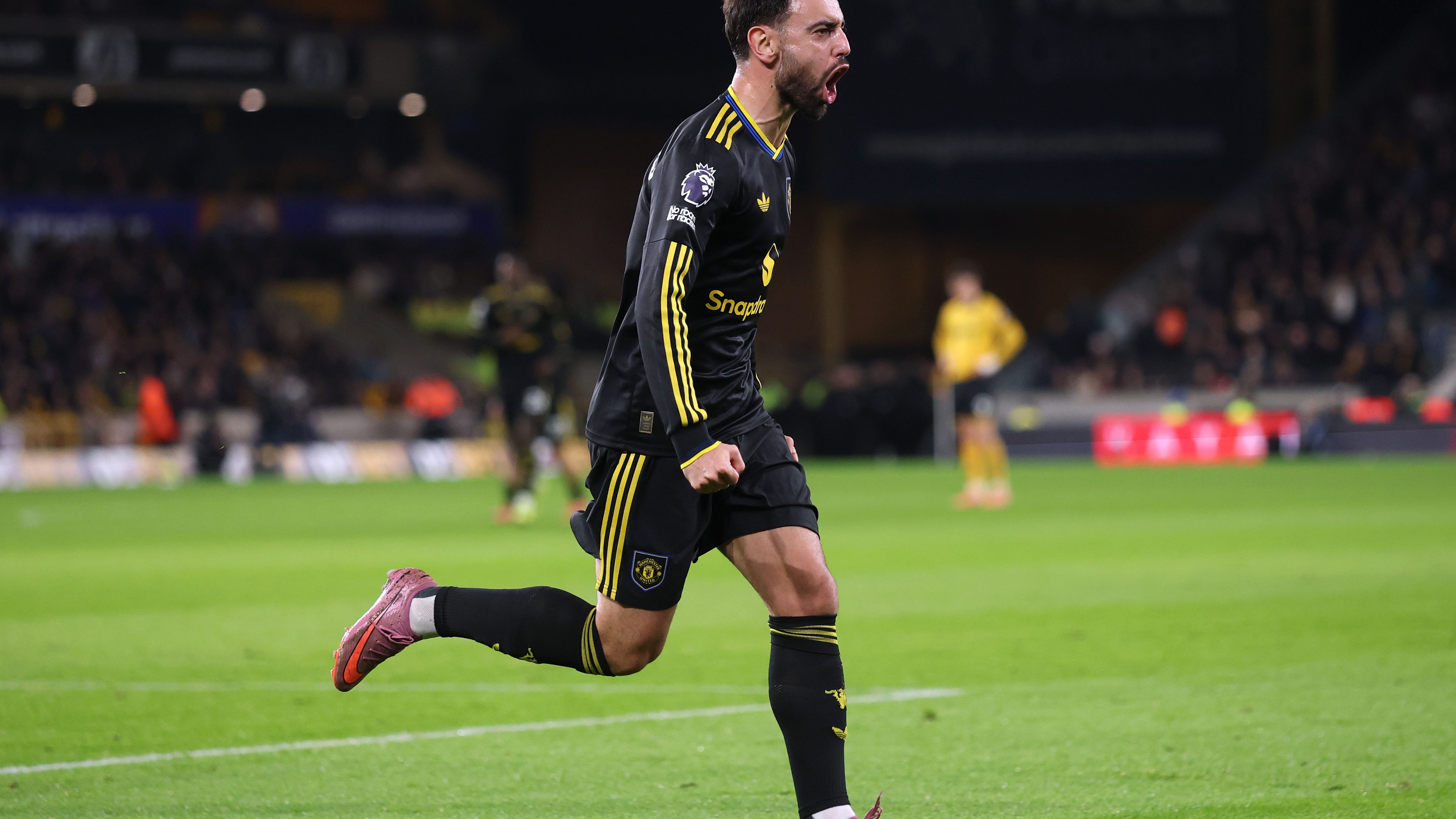 Wolverhampton Wanderers v Manchester United - Premier League