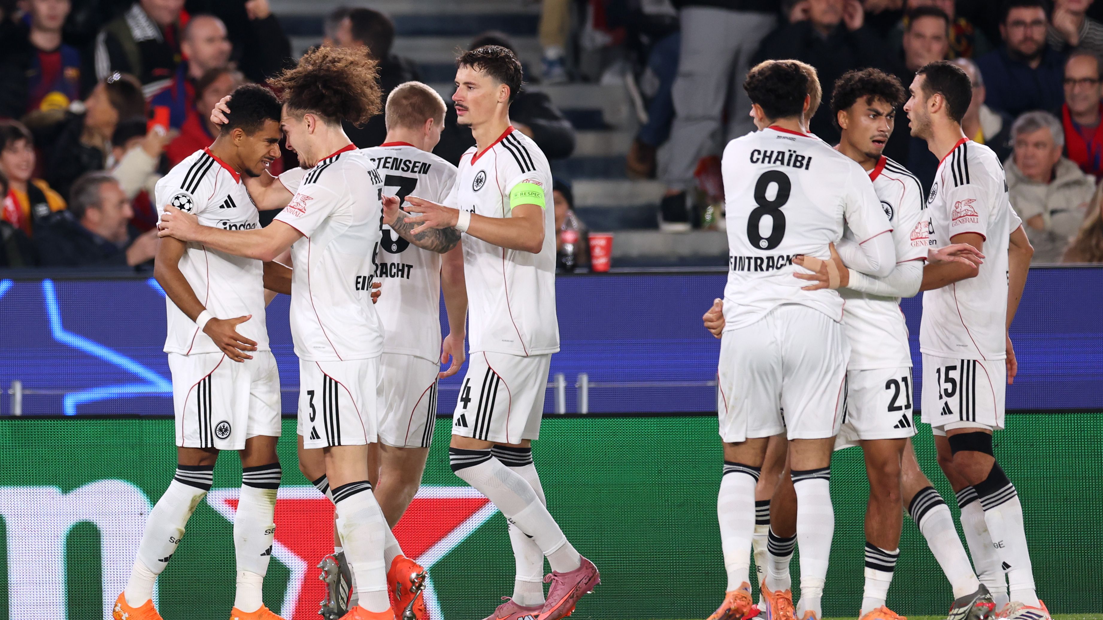 Barcelona ante Eintracht Frankfurt en Champions League 2025 foto