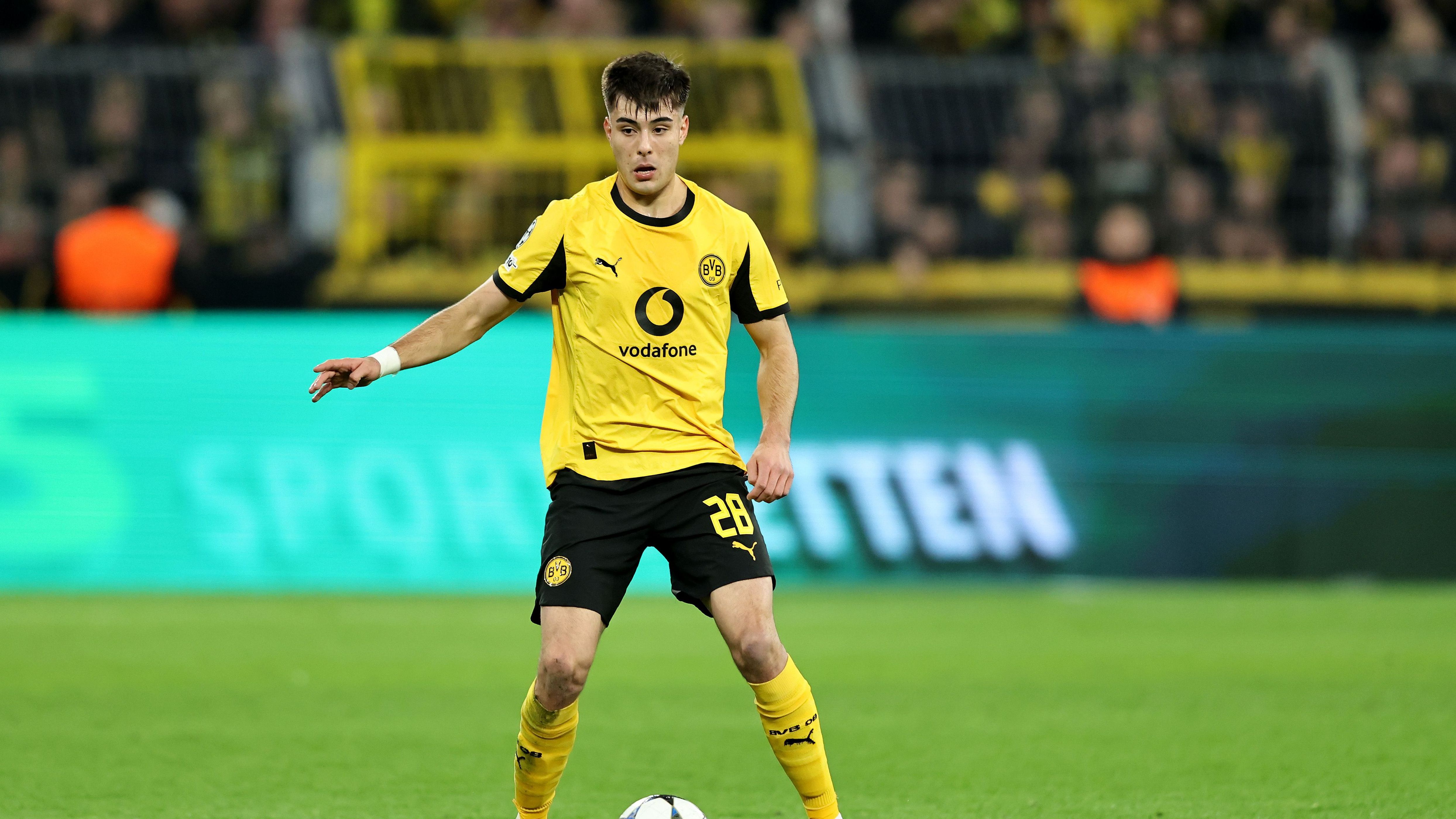 Aaron Anselmino se despide de Dortmund