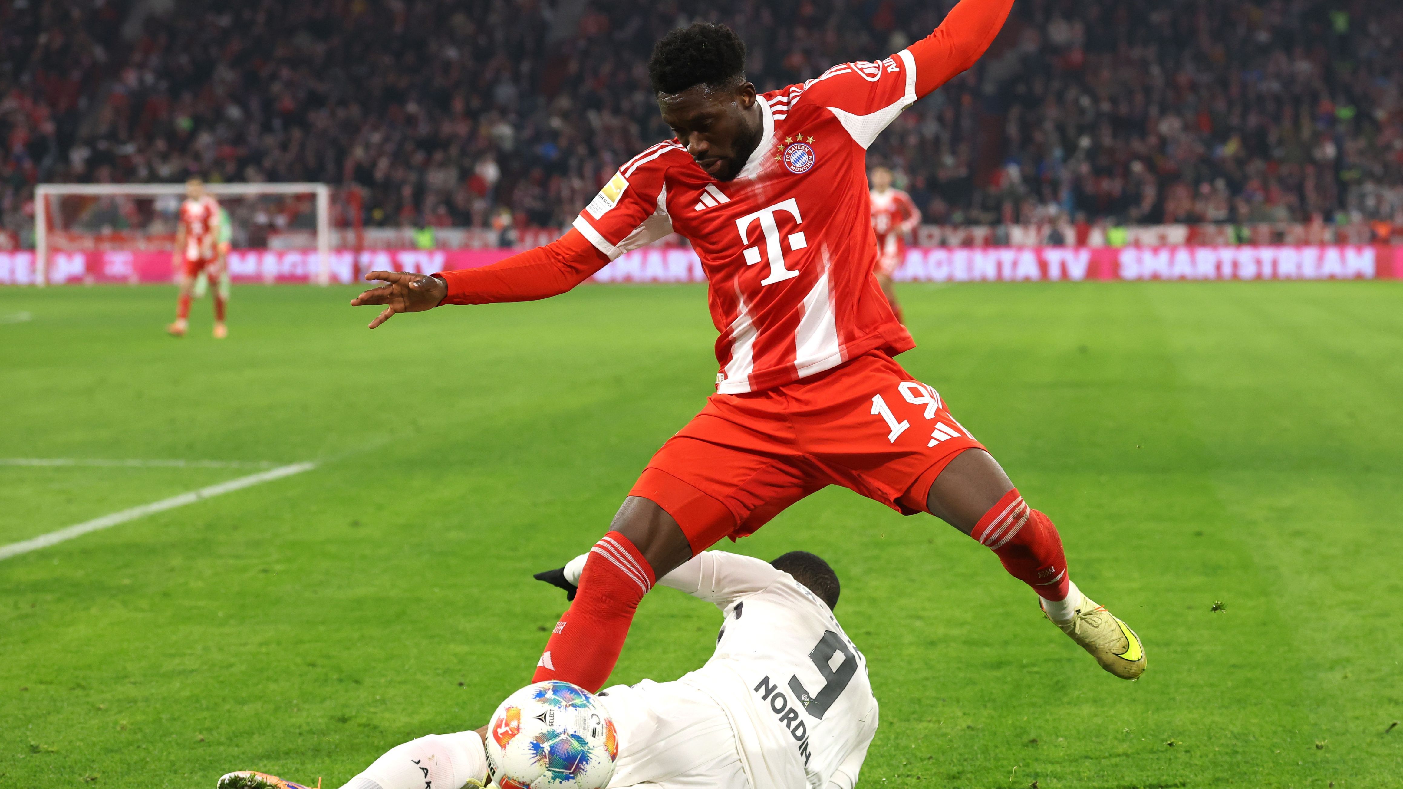 FC Bayern München v 1. FSV Mainz 05 - Bundesliga
