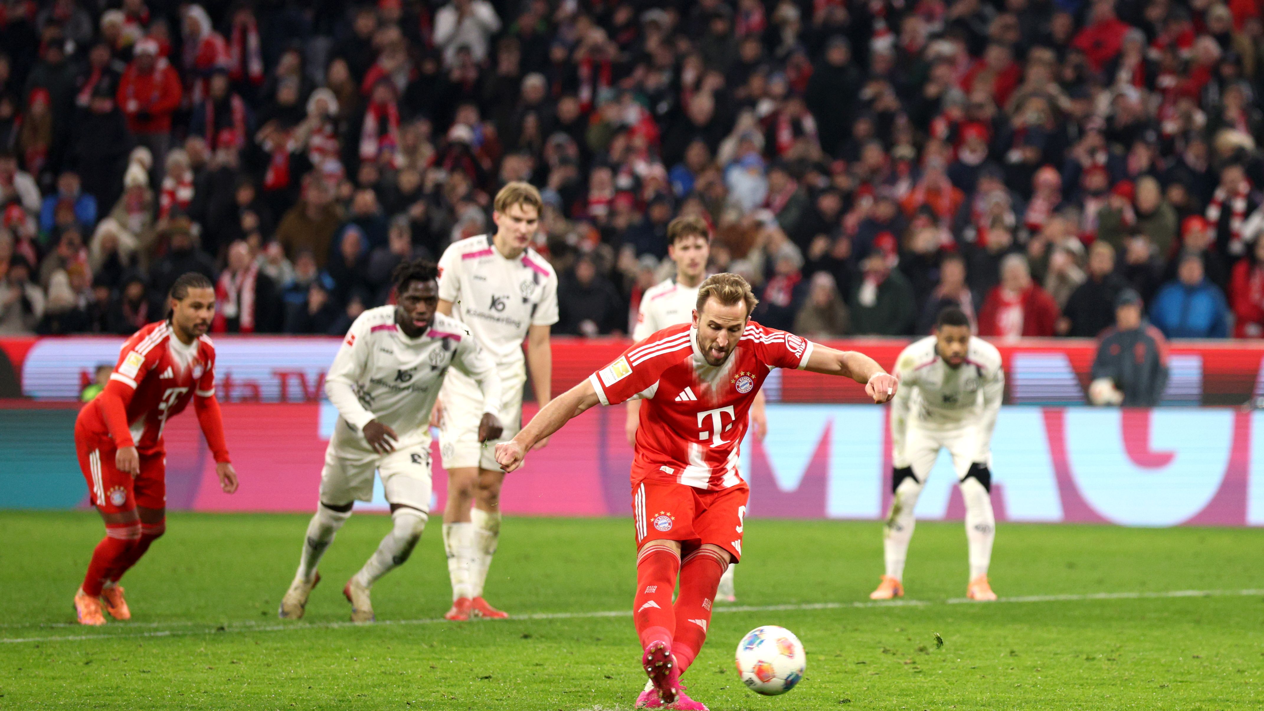 FC Bayern München v 1. FSV Mainz 05 - Bundesliga