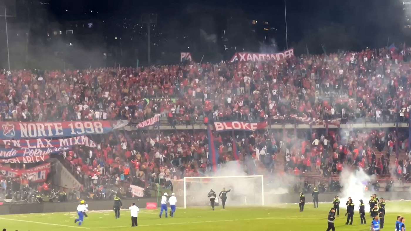 FBL-COL-MEDELLIN-ATLNACIONAL-FANS-CLASHES