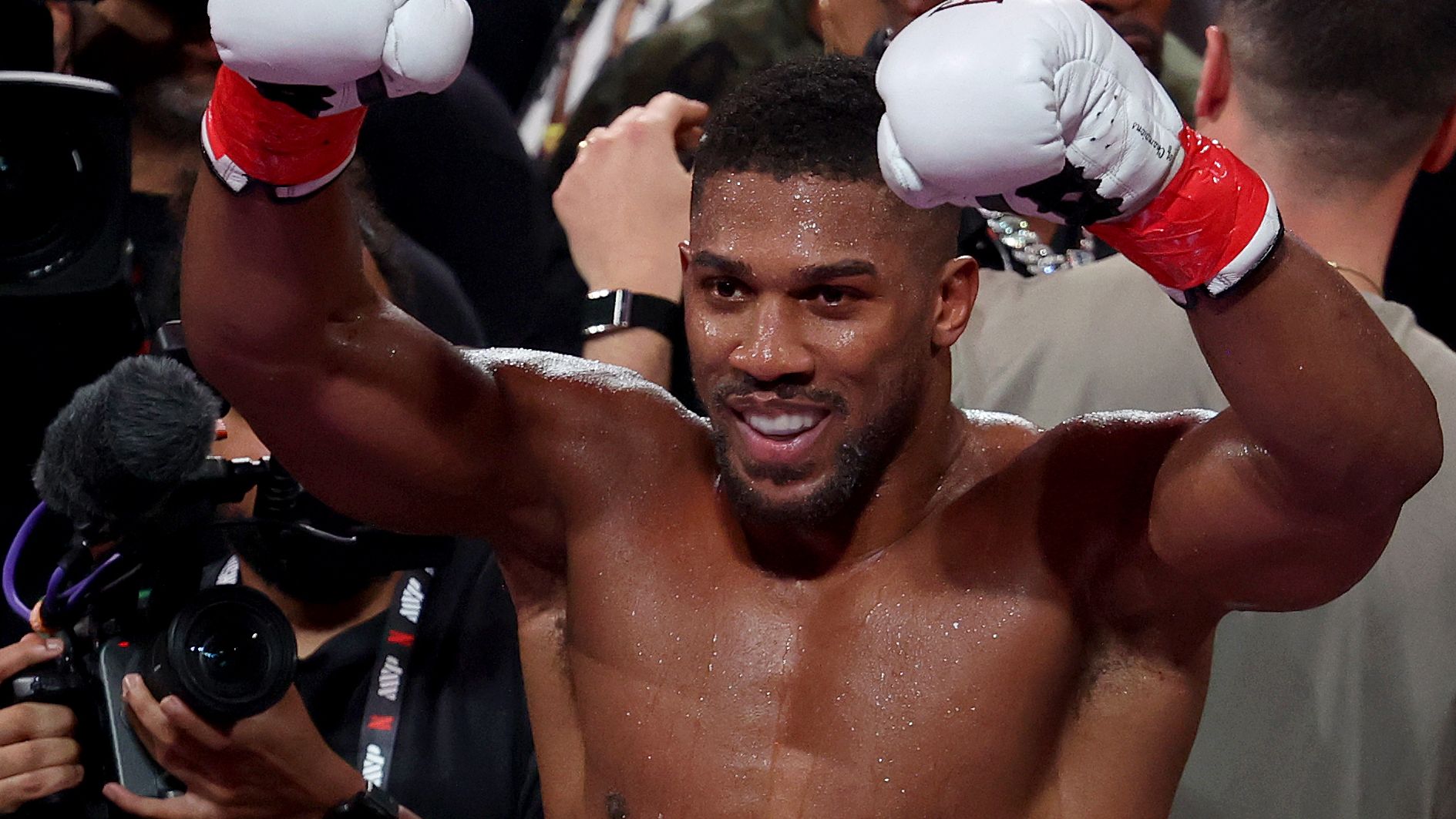 Jake Paul v Anthony Joshua