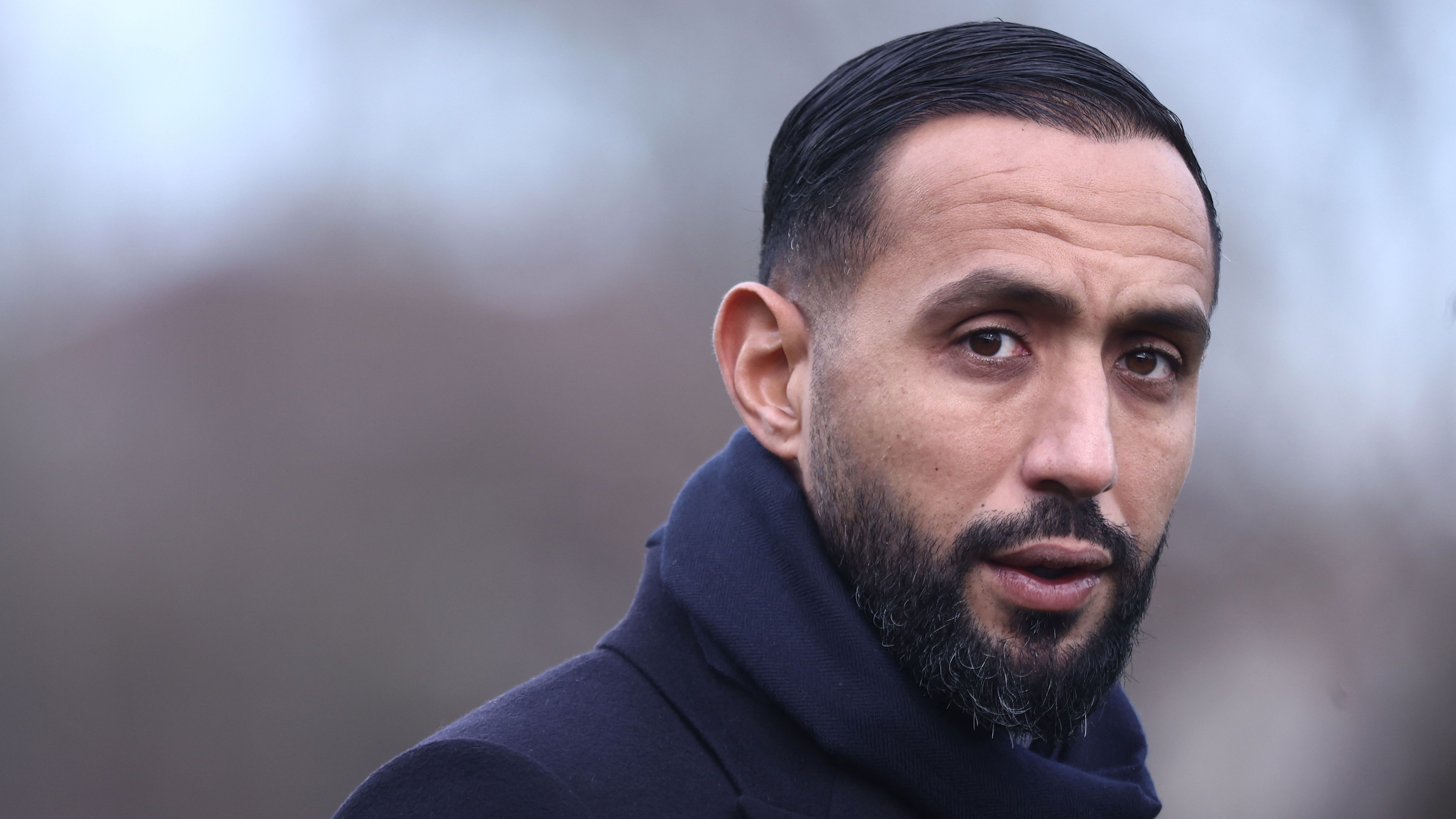 اسطورة فرنسا يهاجم بشدة مهدي بنعطية: الأمر يشبه الليمونة!