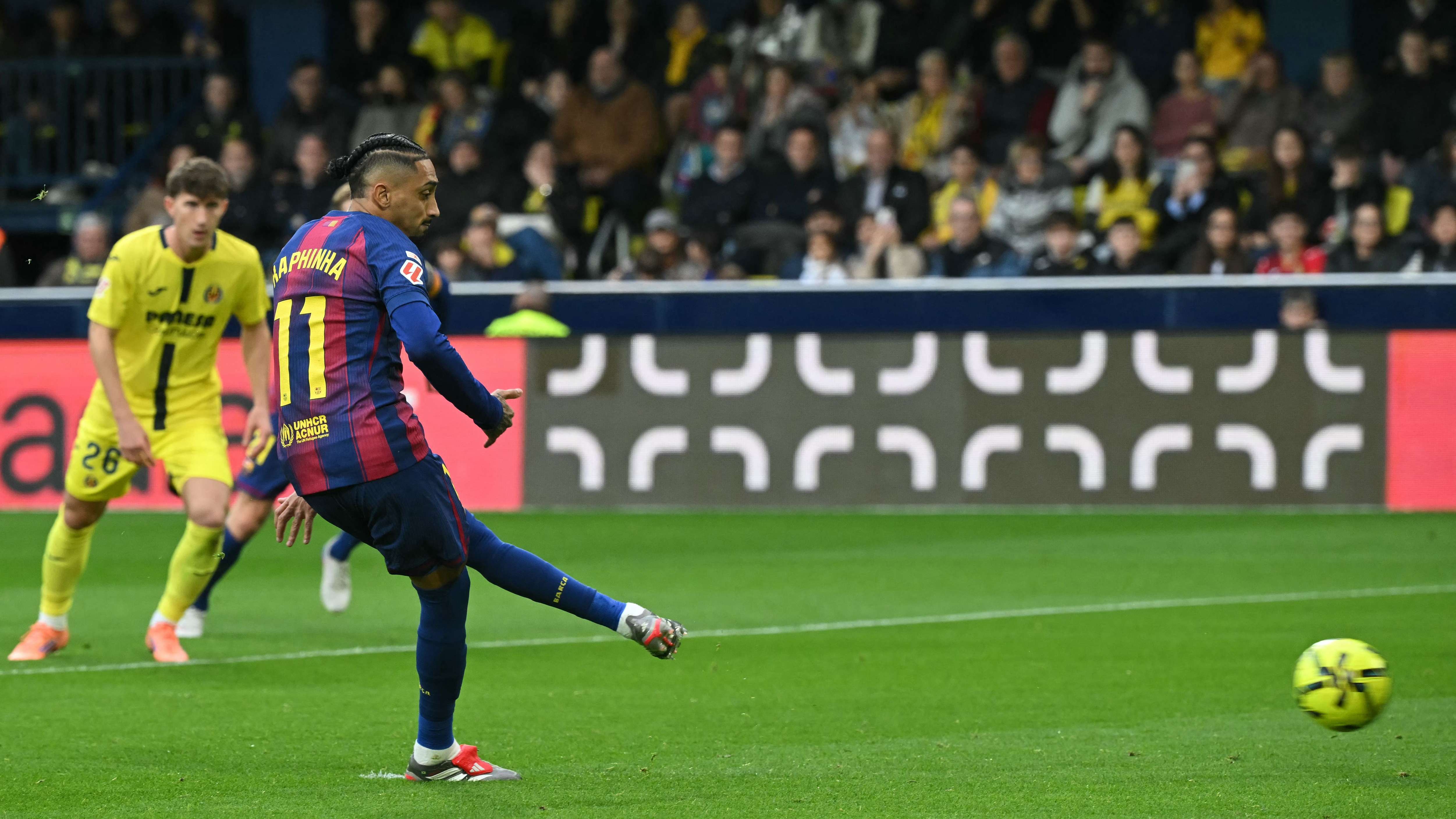 FBL-ESP-LIGA-VILLARREAL-BARCELONA