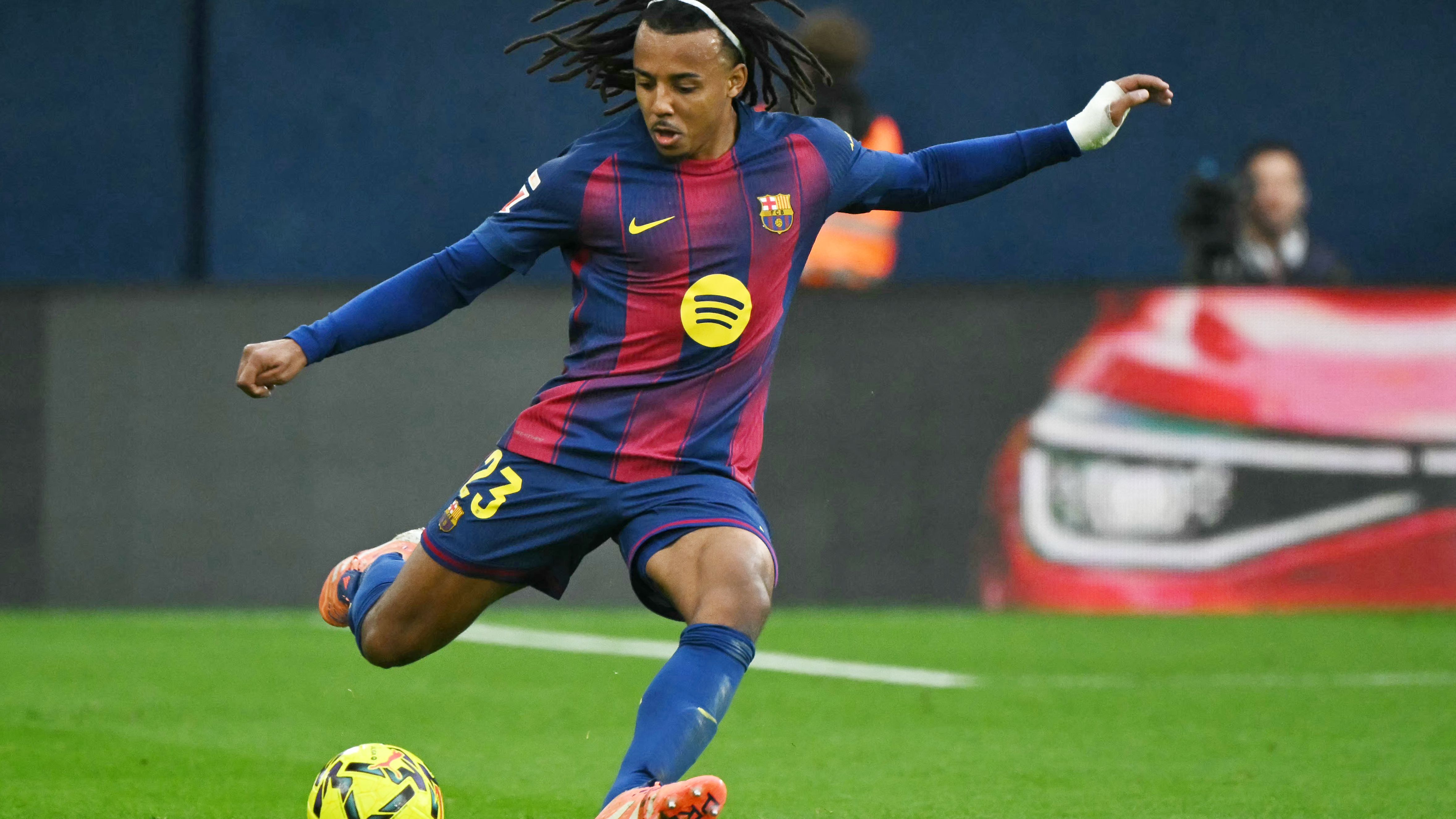 FBL-ESP-LIGA-VILLARREAL-BARCELONA