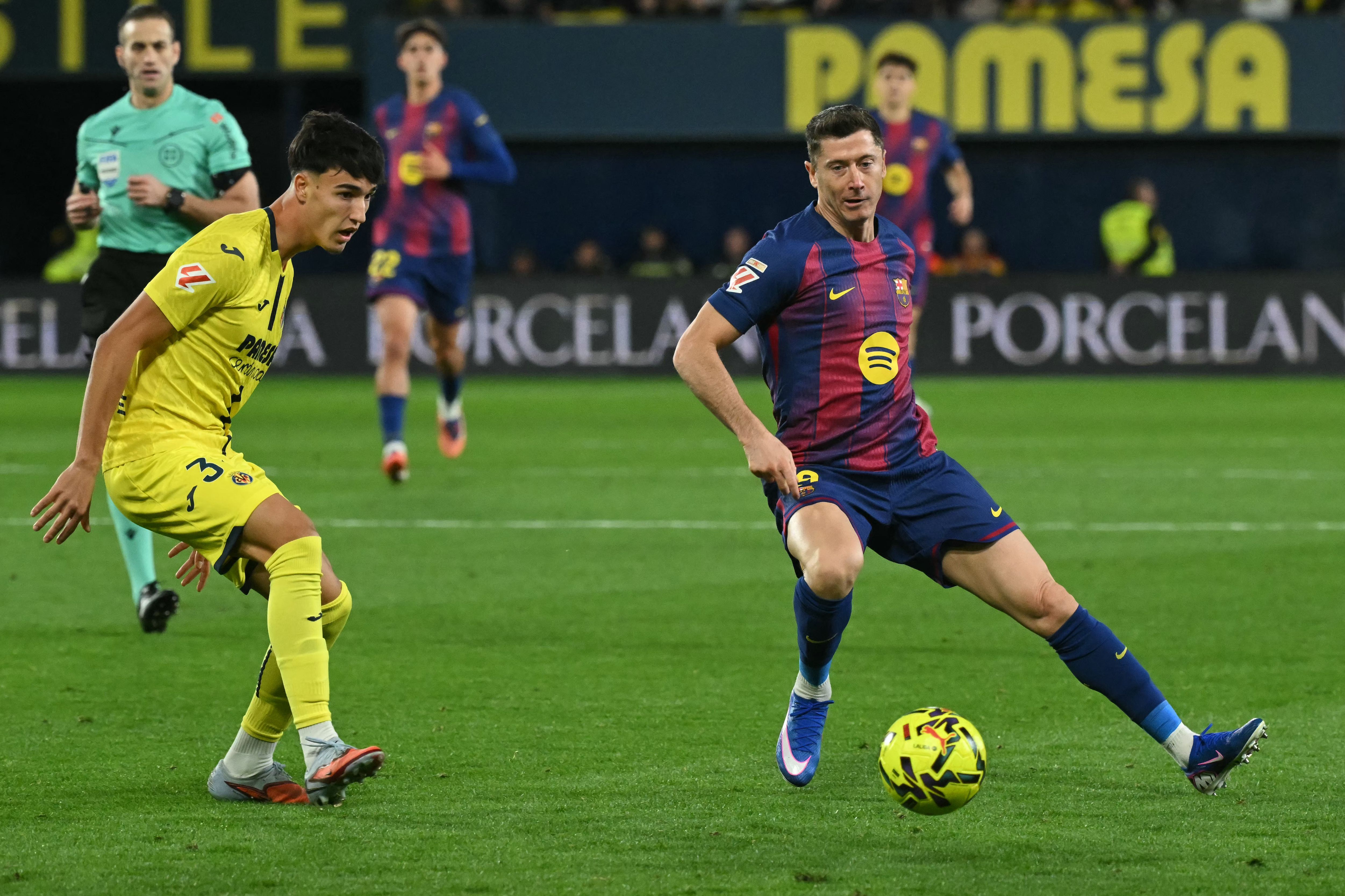 FBL-ESP-LIGA-VILLARREAL-BARCELONA