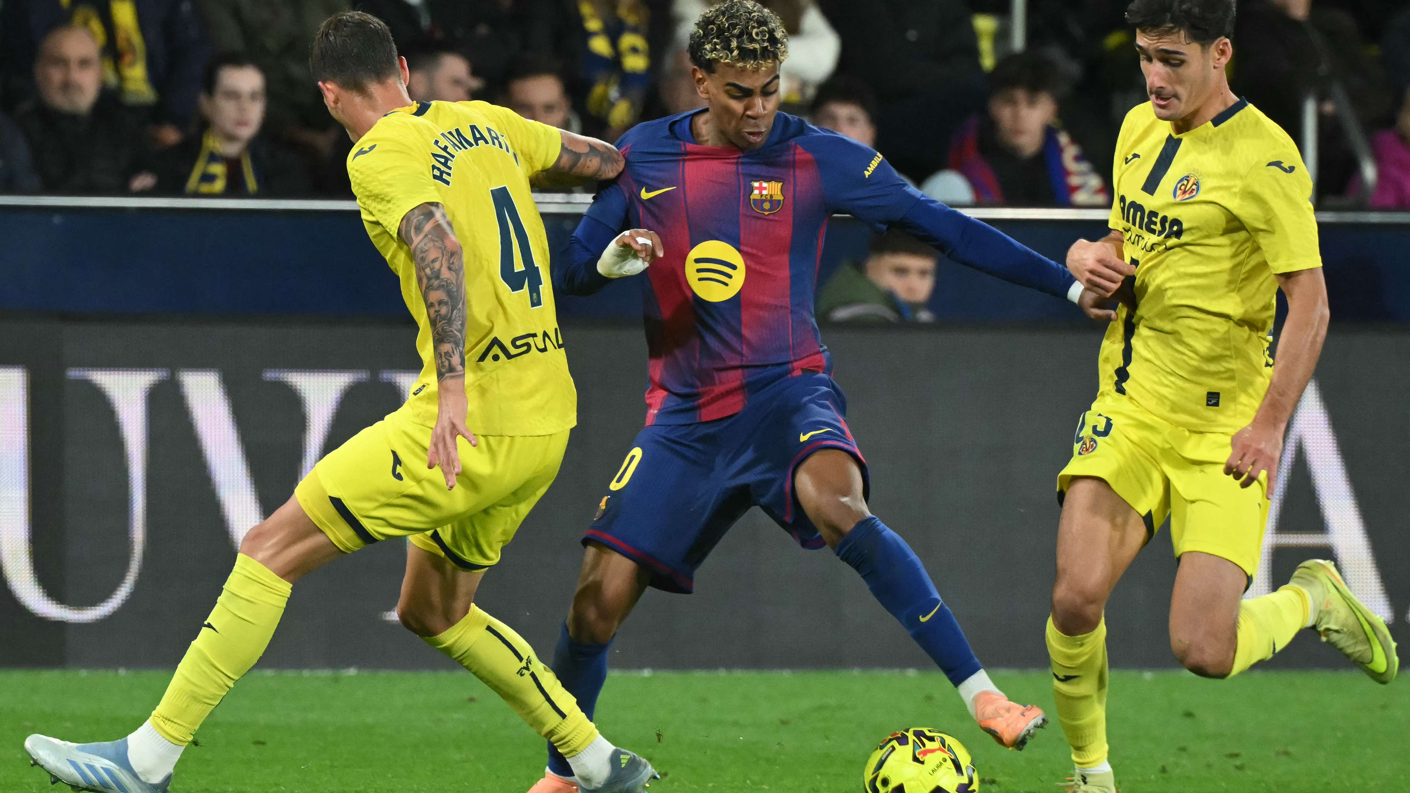 FBL-ESP-LIGA-VILLARREAL-BARCELONA