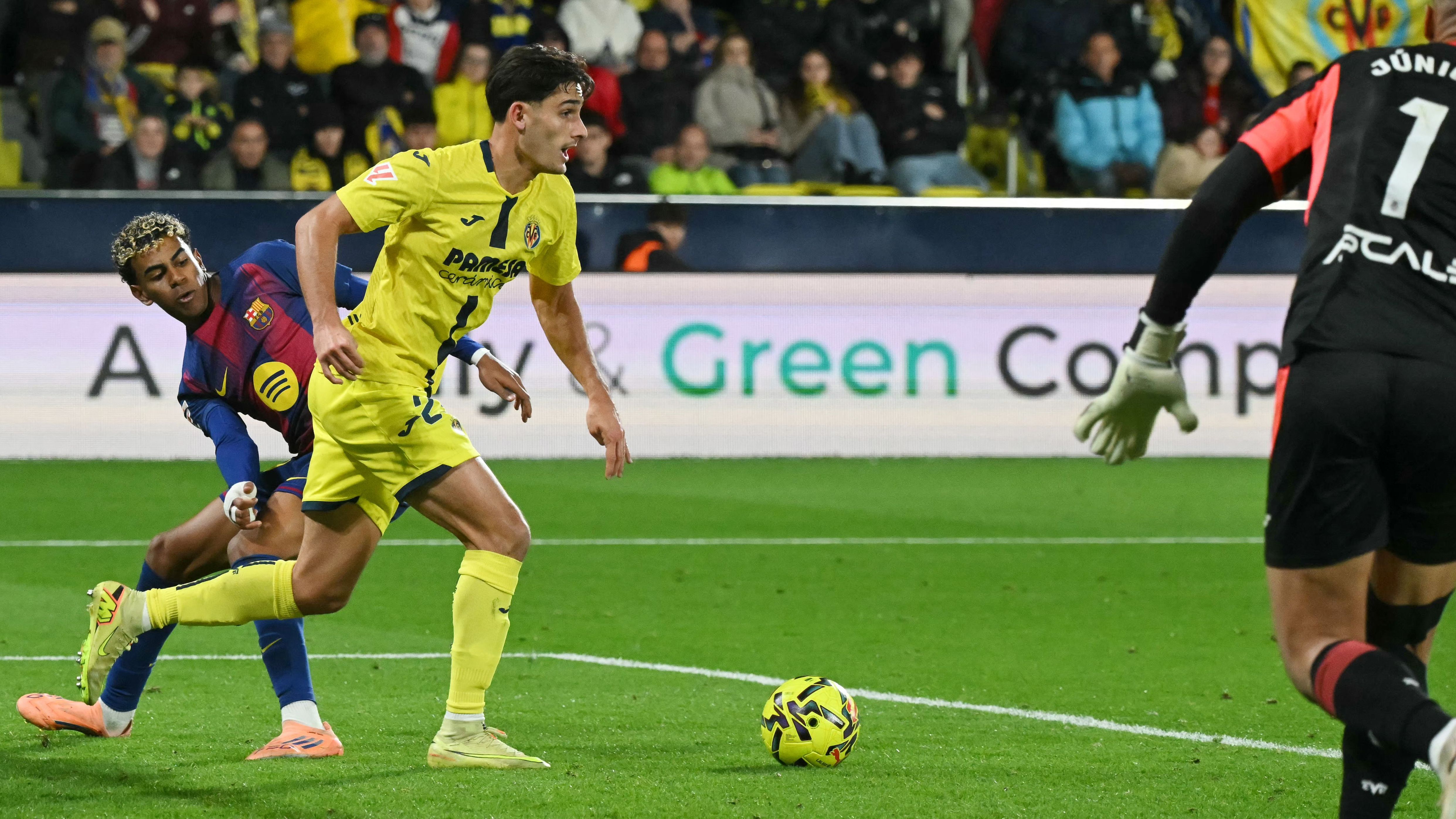 FBL-ESP-LIGA-VILLARREAL-BARCELONA