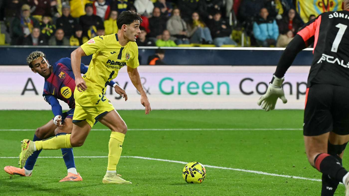 FBL-ESP-LIGA-VILLARREAL-BARCELONA