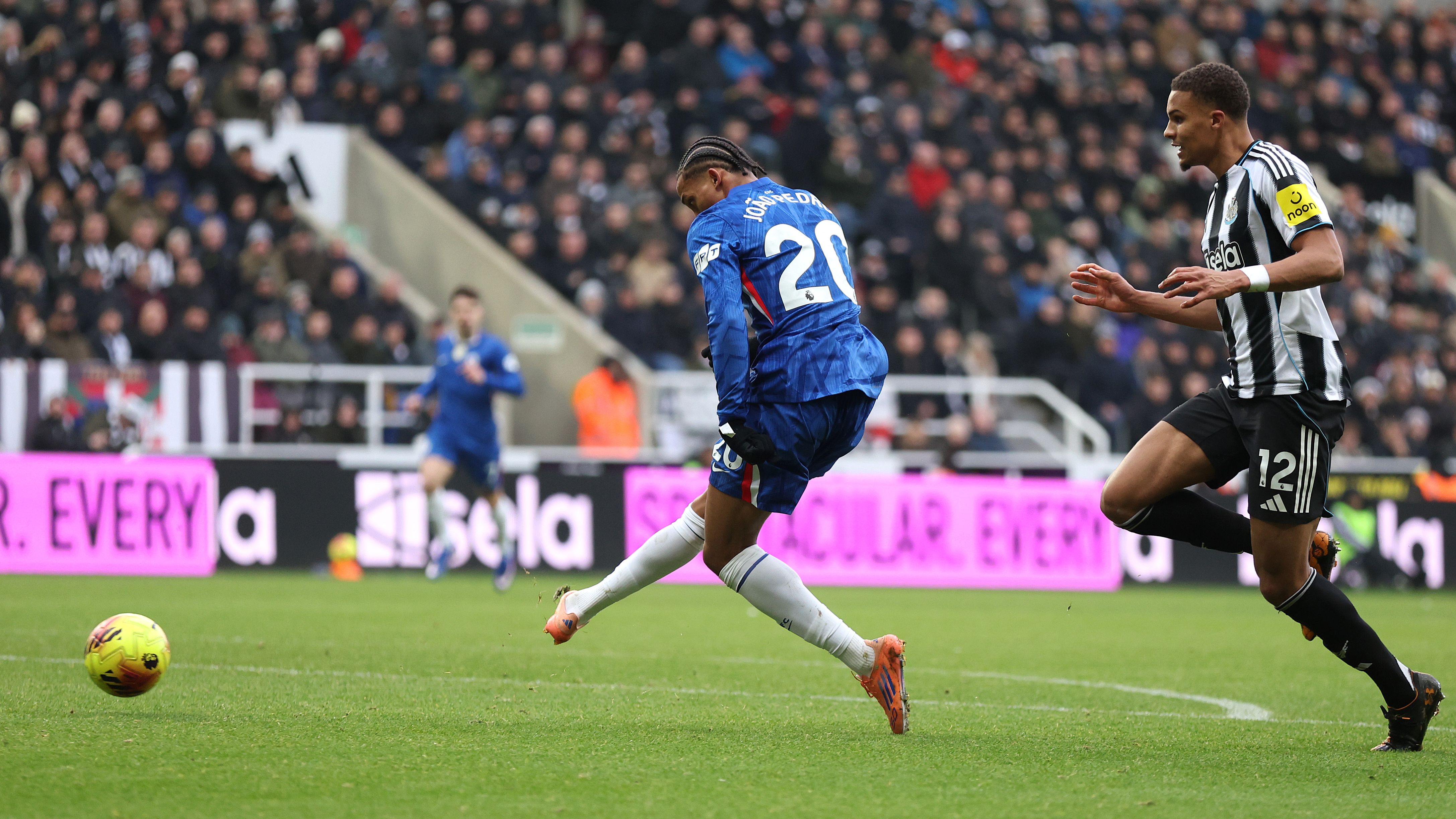 Newcastle United v Chelsea - Premier League
