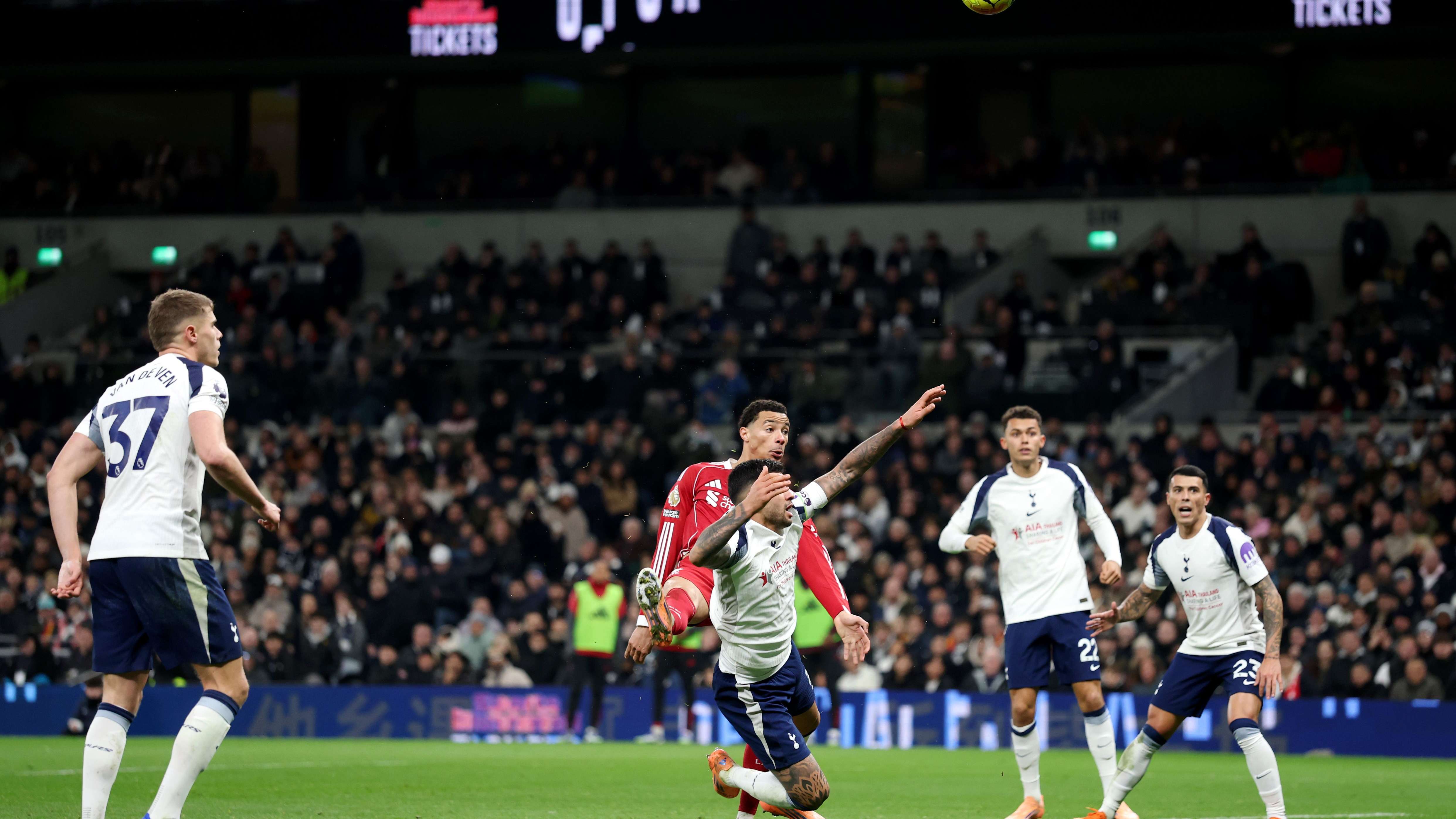 Tottenham Hotspur v Liverpool - Premier League