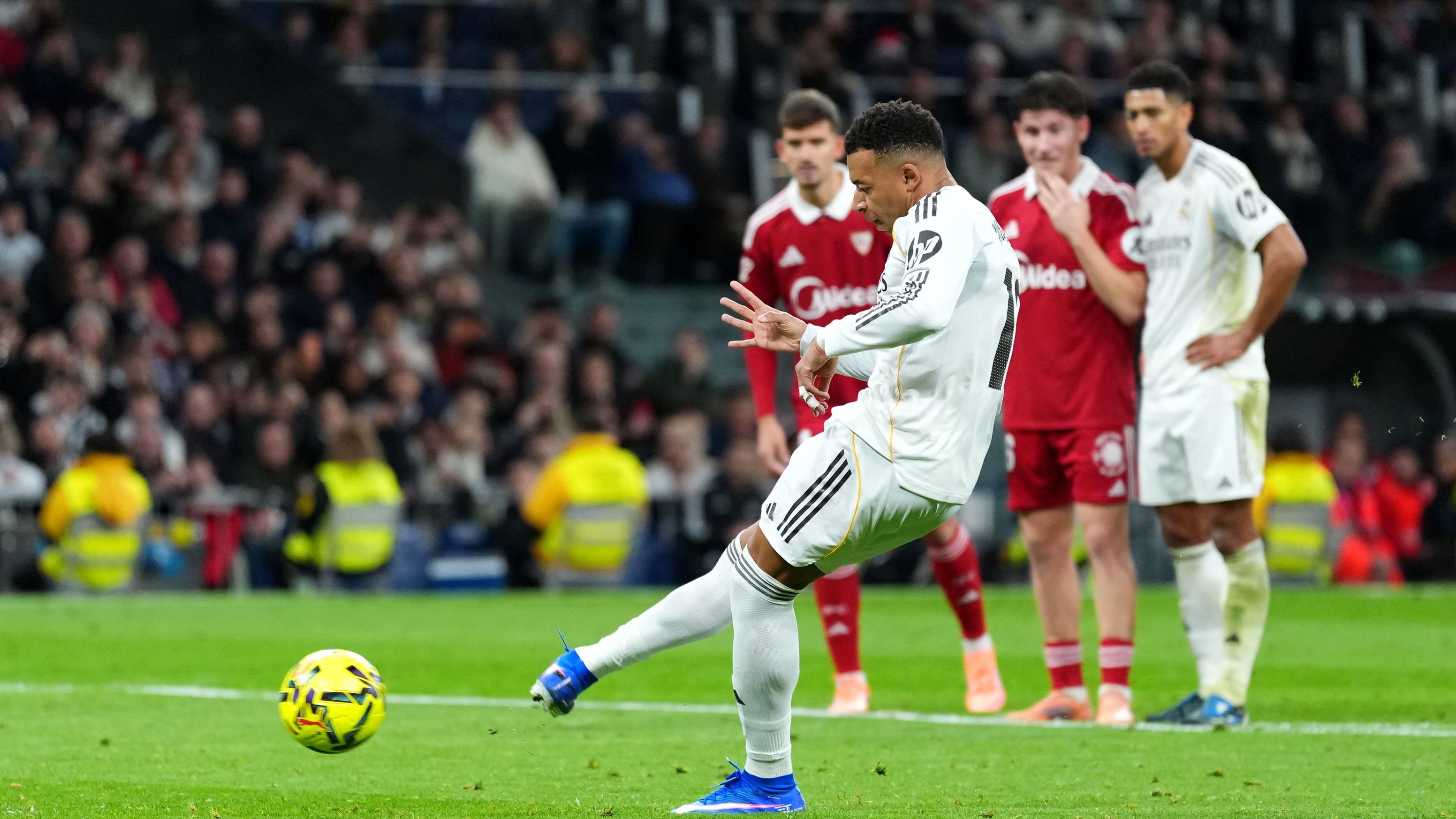 Real Madrid CF v Sevilla FC - LaLiga EA Sports