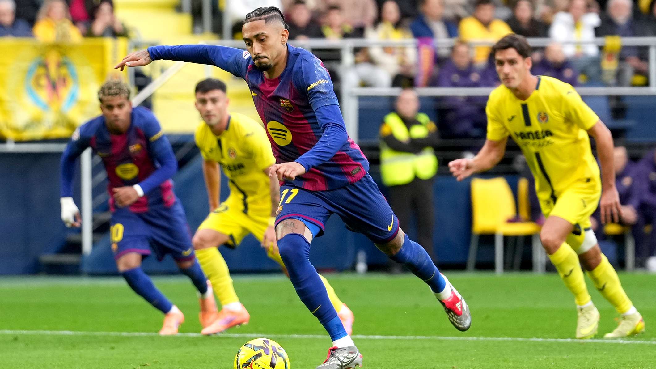 Villarreal CF v FC Barcelona - LaLiga EA Sports