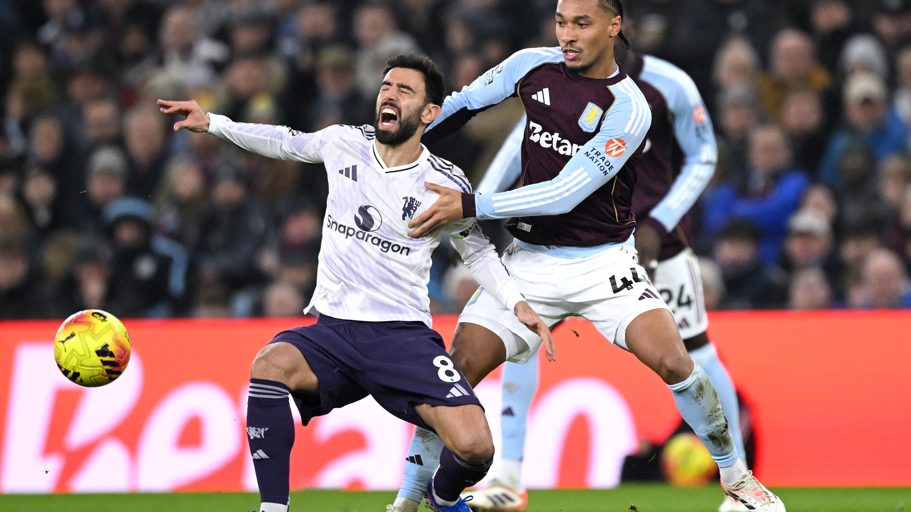 Aston Villa v Manchester United - Premier League