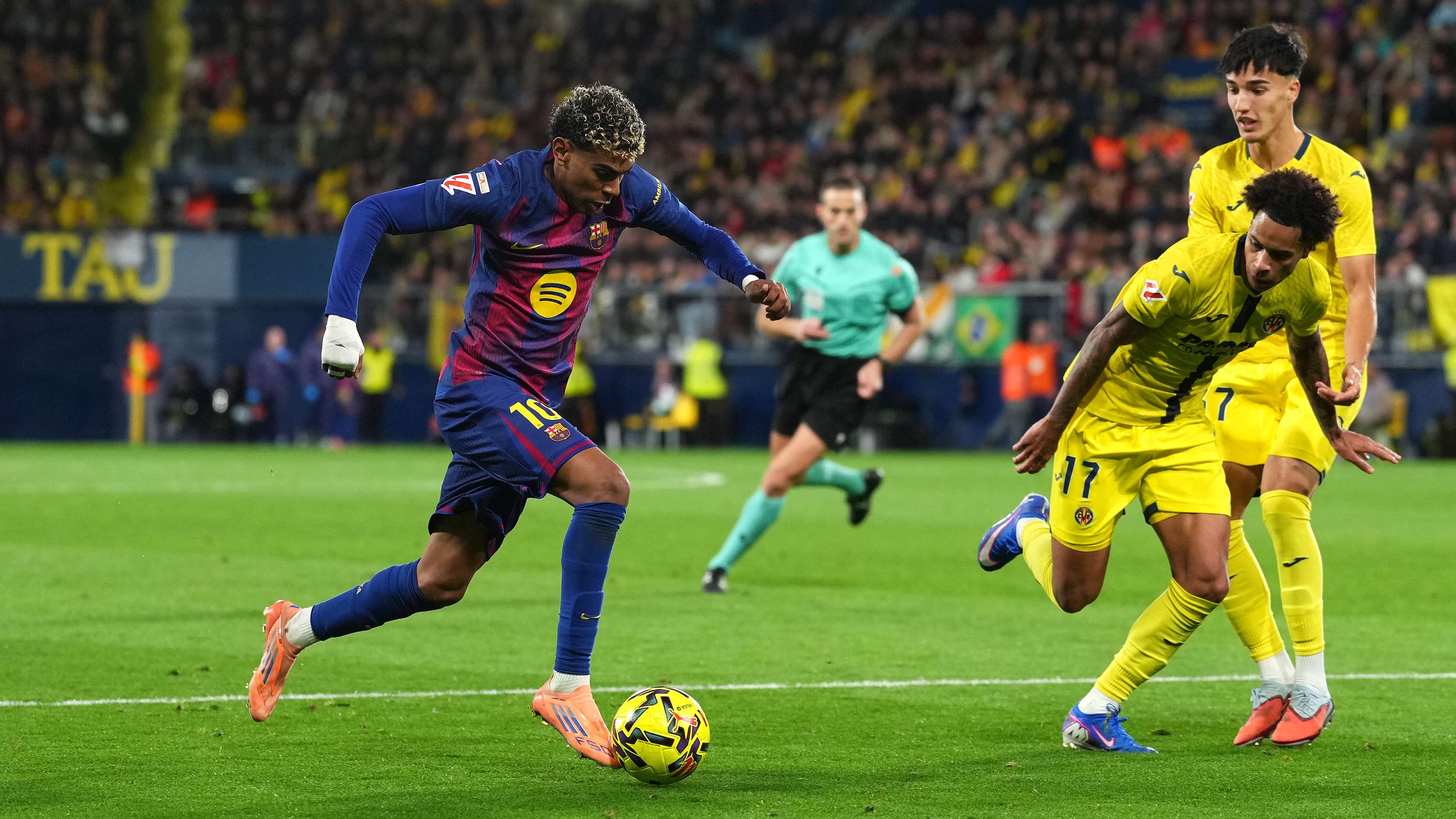 Villarreal CF v FC Barcelona - LaLiga EA Sports