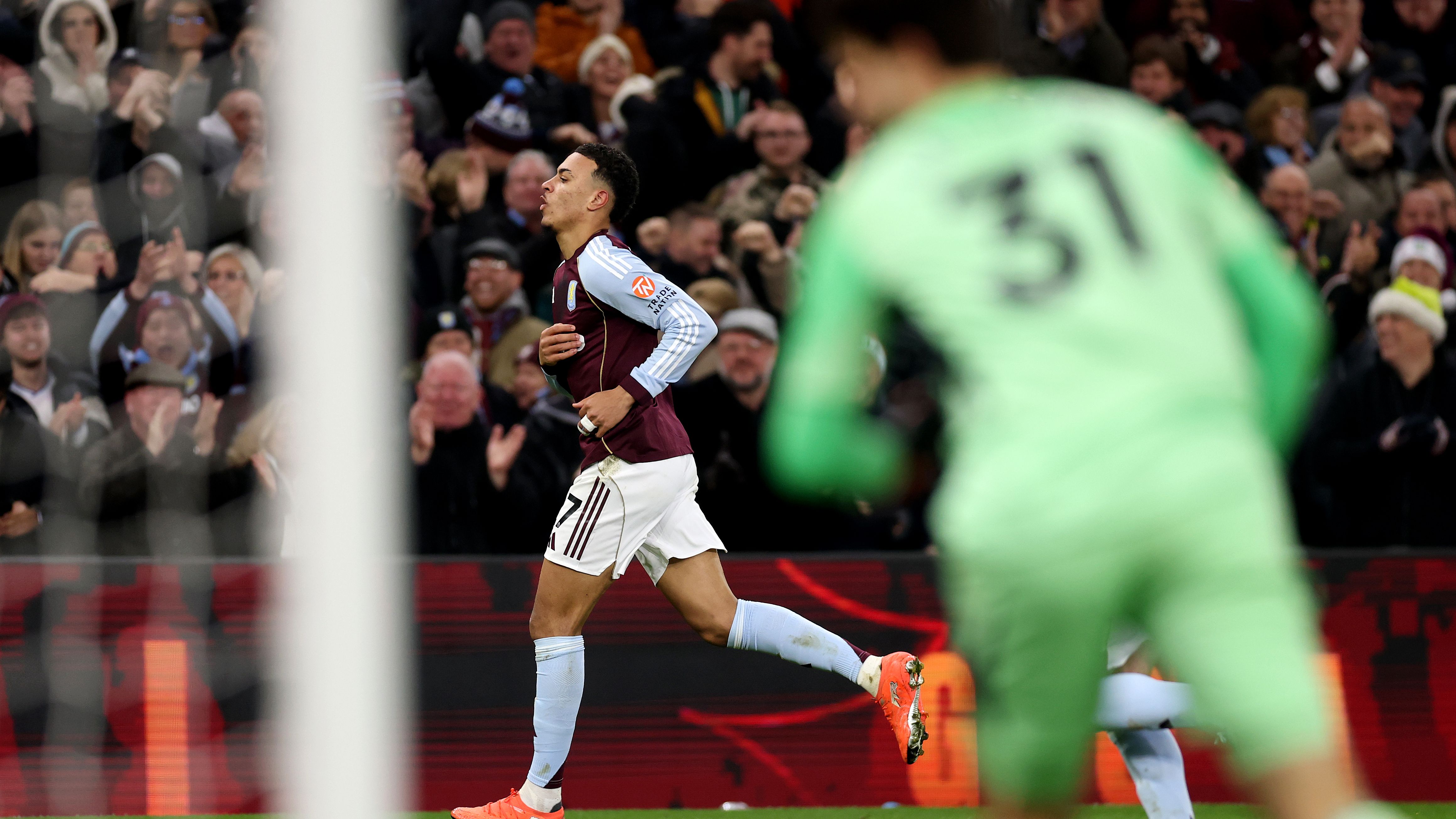 Aston Villa v Manchester United - Premier League
