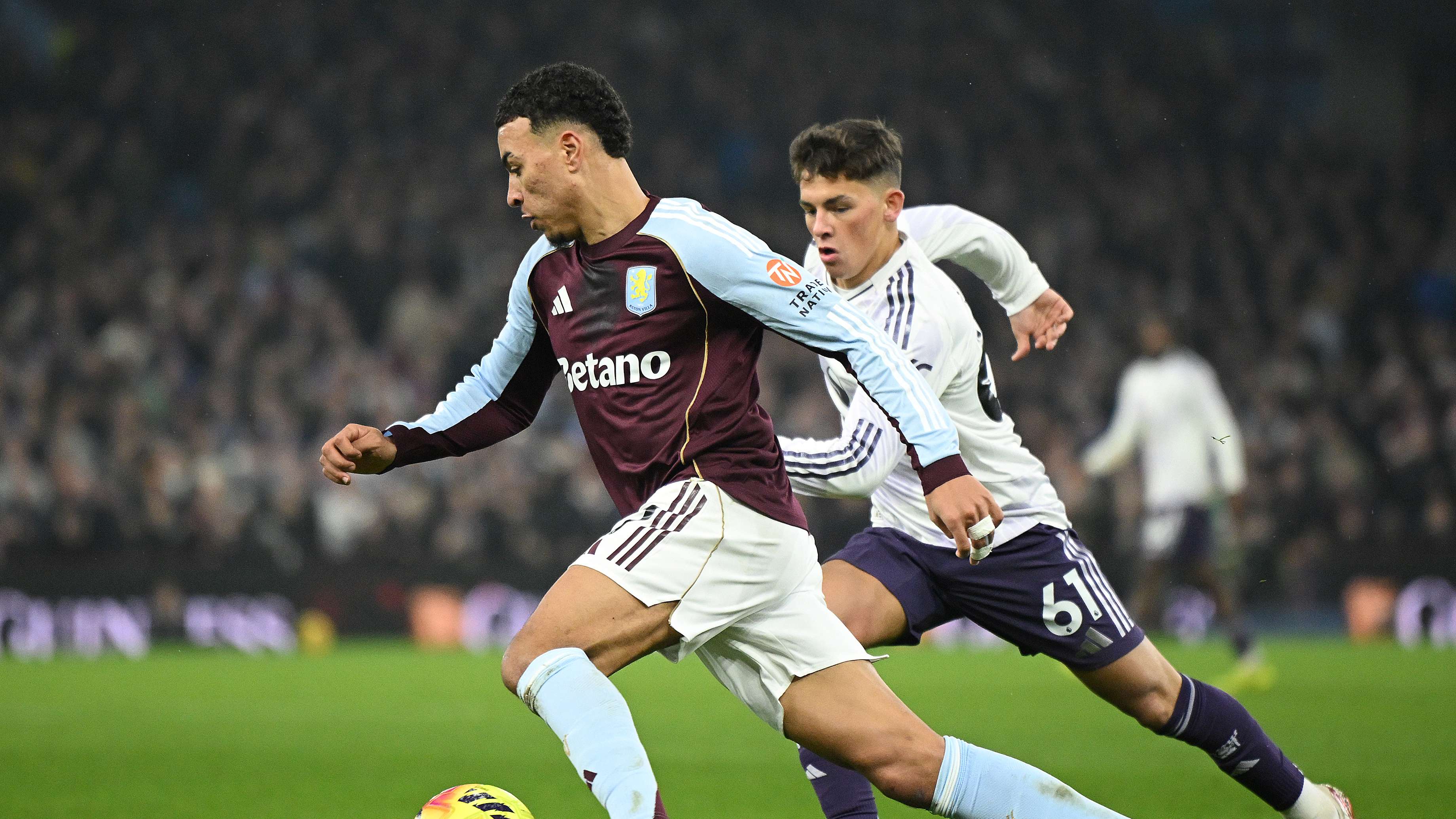 Aston Villa v Manchester United - Premier League