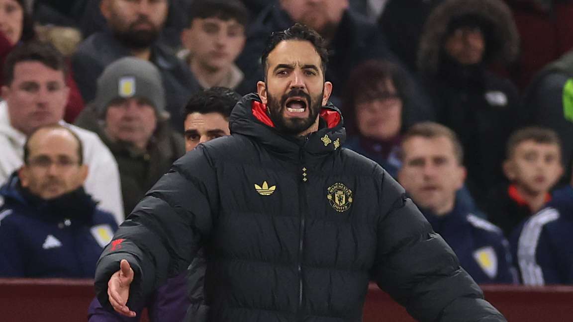 Aston Villa v Manchester United - Premier League