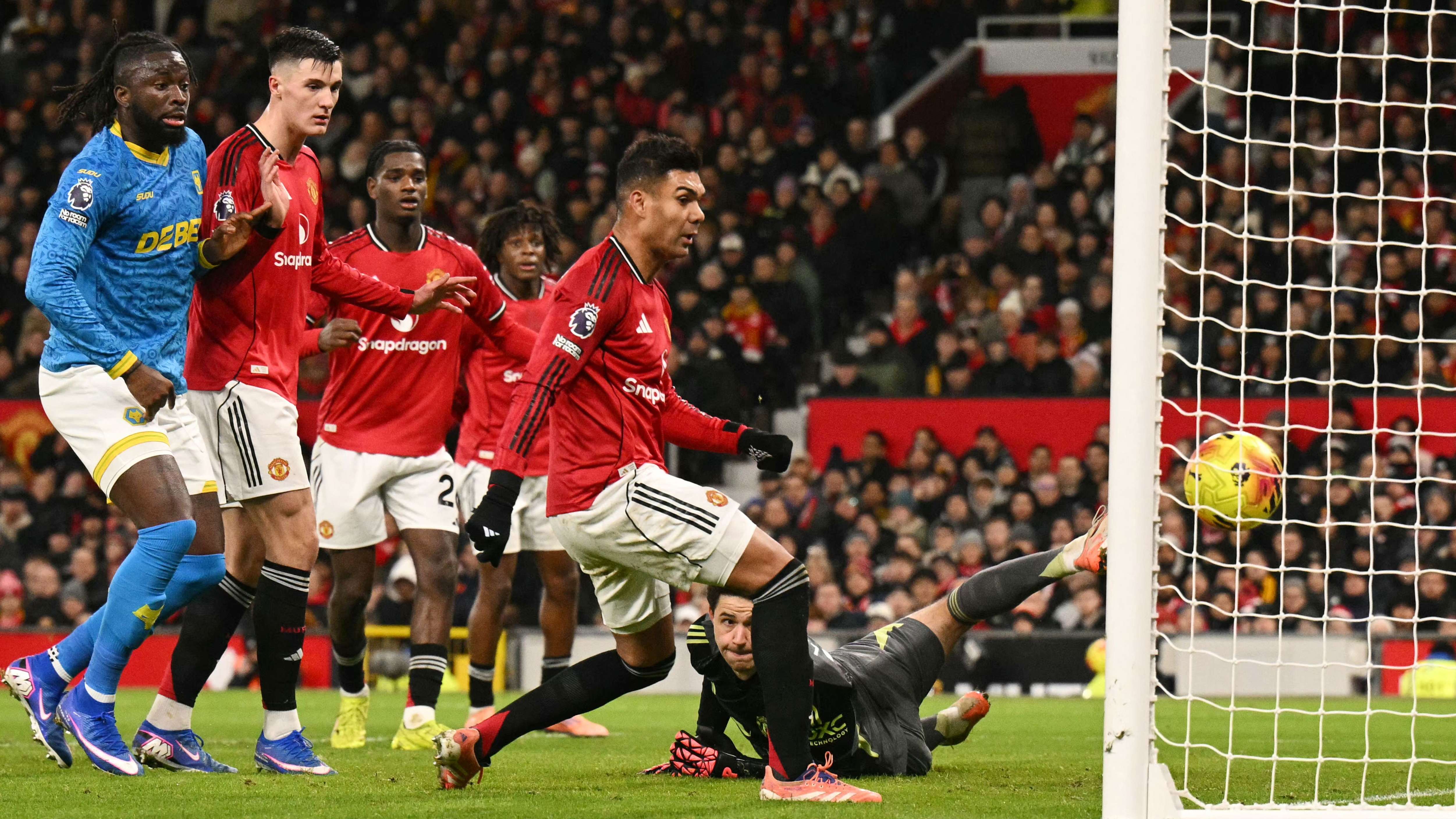 FBL-ENG-PR-MAN UTD-WOLVES