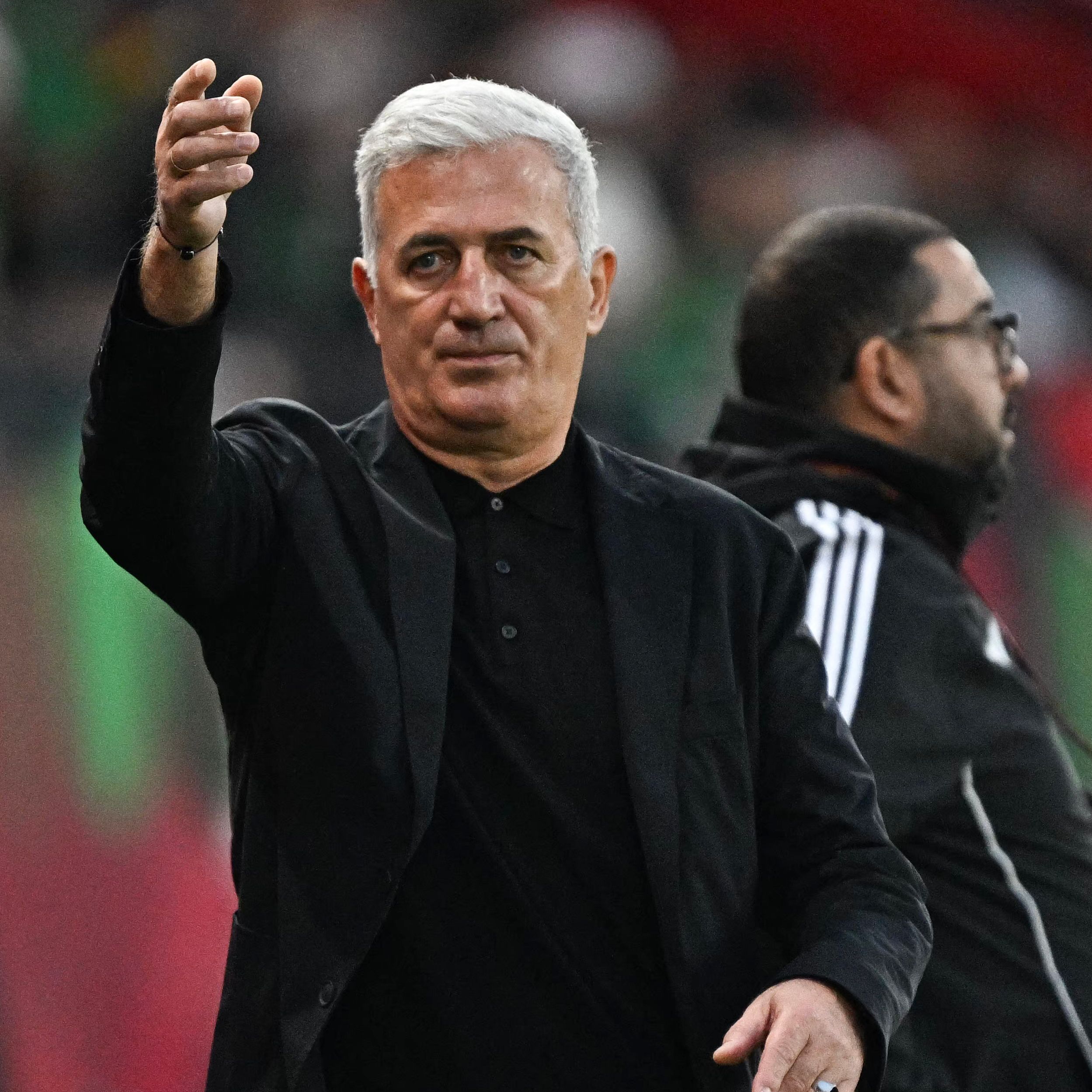 Vladimir Petkovic angry photographers following his daughter AFCON