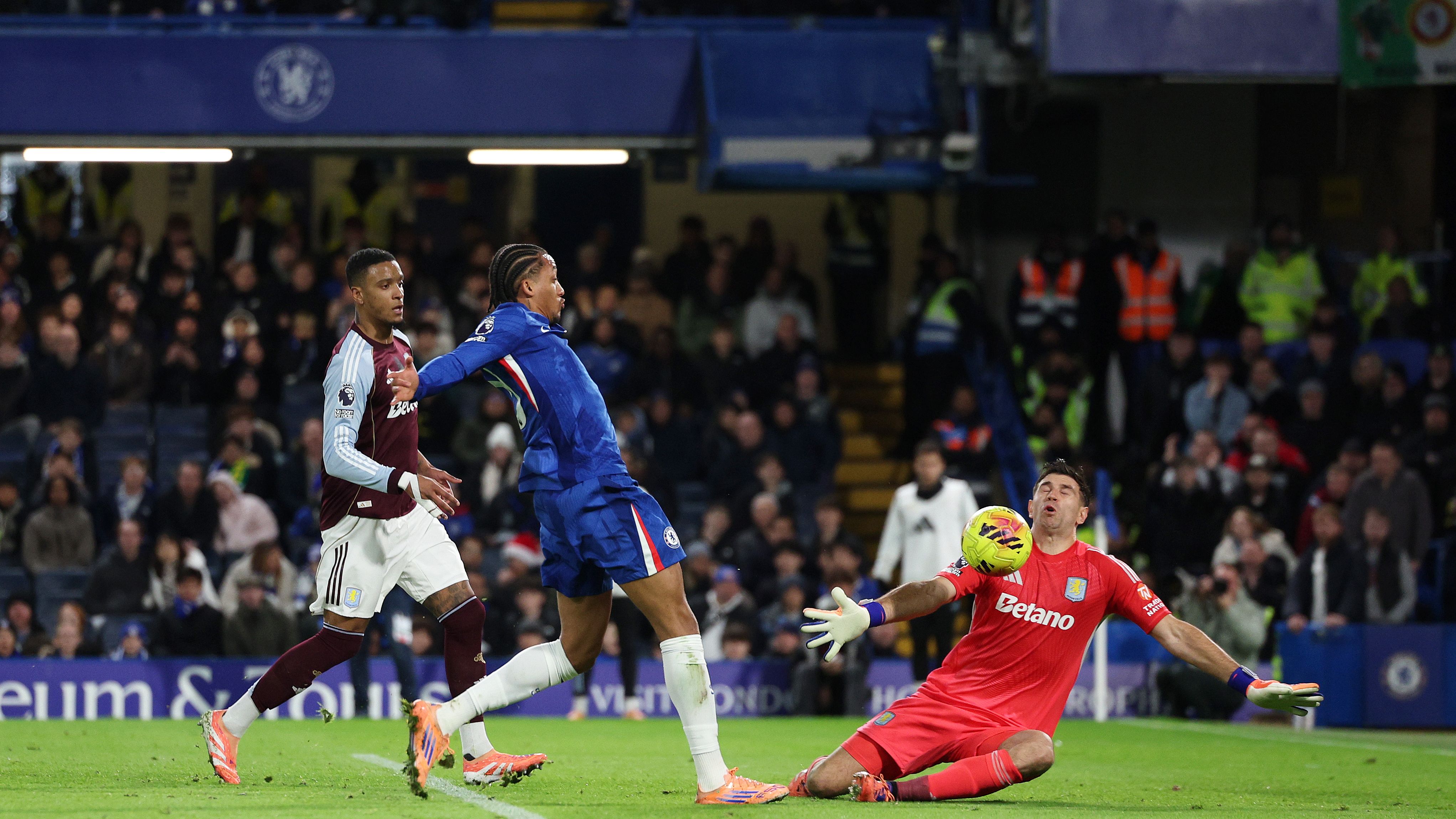 Chelsea v Aston Villa - Premier League