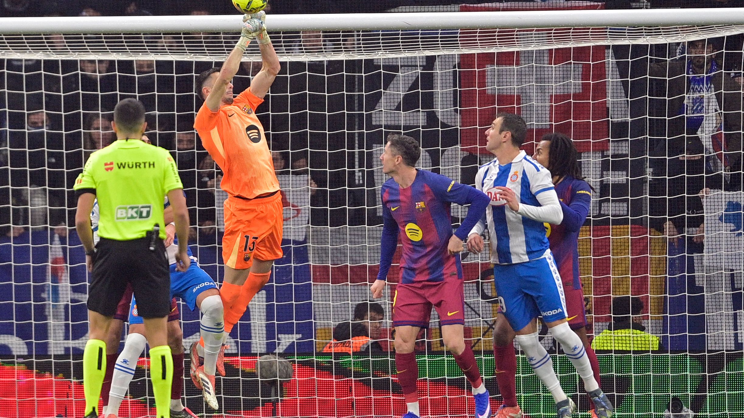 FBL-ESP-LIGA-ESPANYOL-BARCELONA