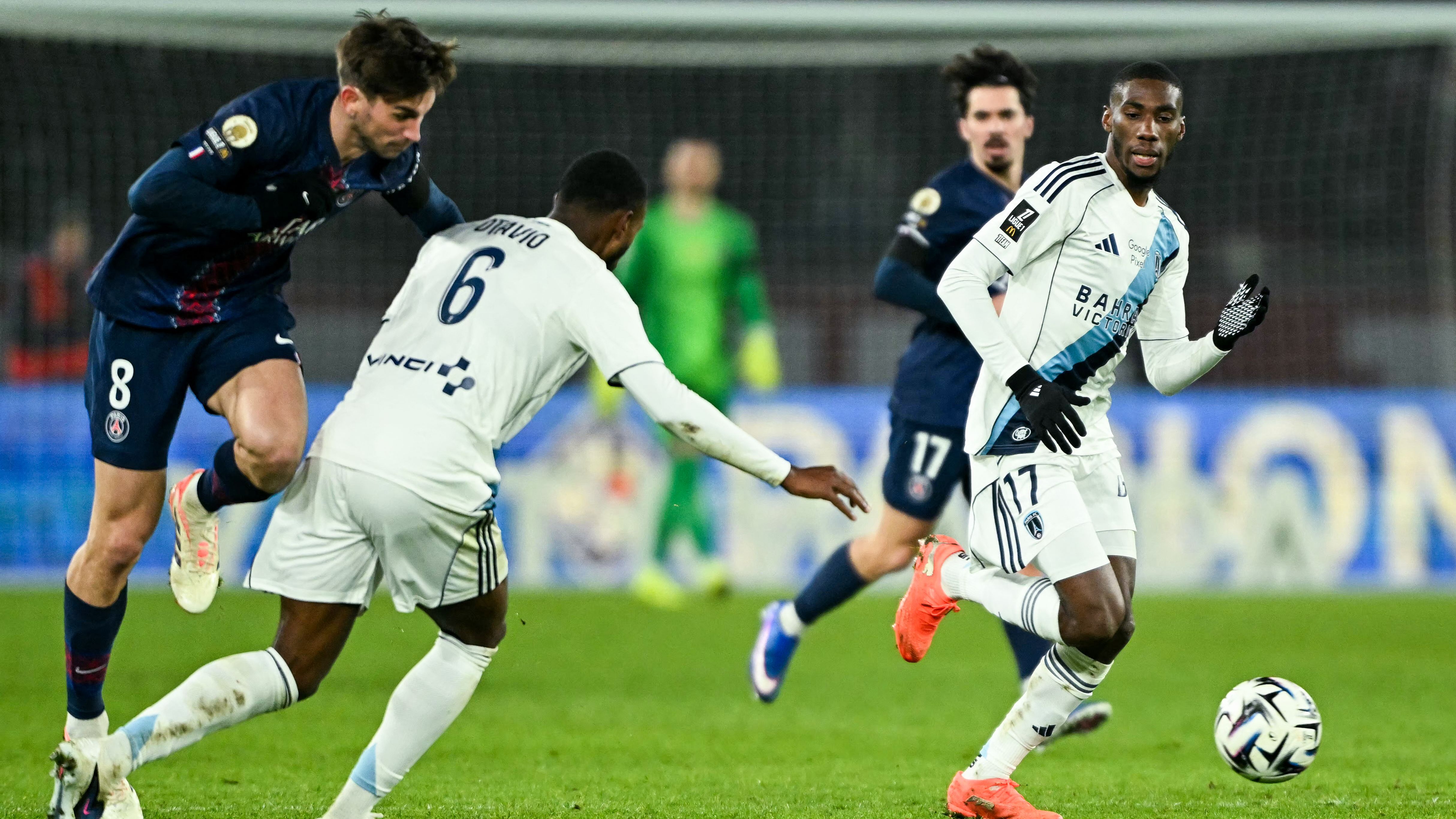 FBL-FRA-LIGUE1-PSG-PARIS FC