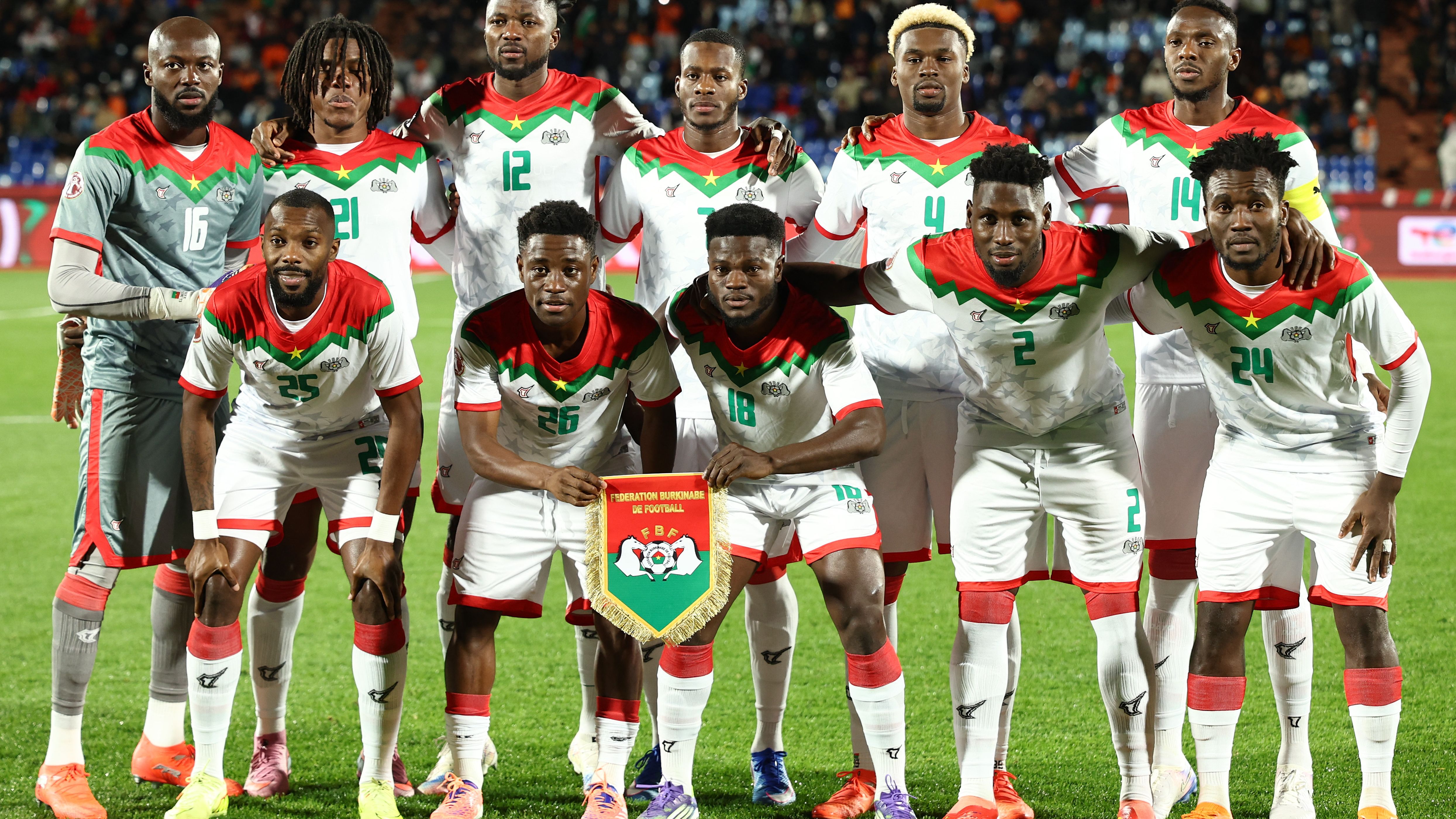 عمره 27 عامًا.. سرطان الركبة ينهي حياة لاعب بوركينا فاسو