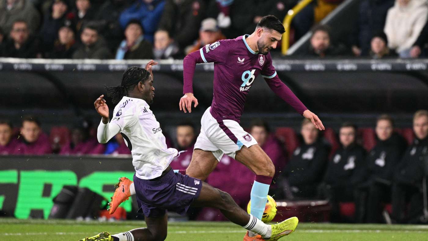 FBL-ENG-PR-BURNLEY-MAN UTD