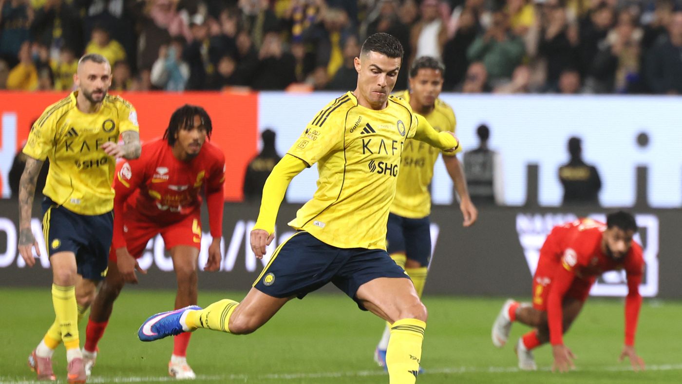 فيديو: 25 عامًا من الأهداف.. رونالدو يكتب تاريخًا جديدًا في ليلة حزينة للنصر