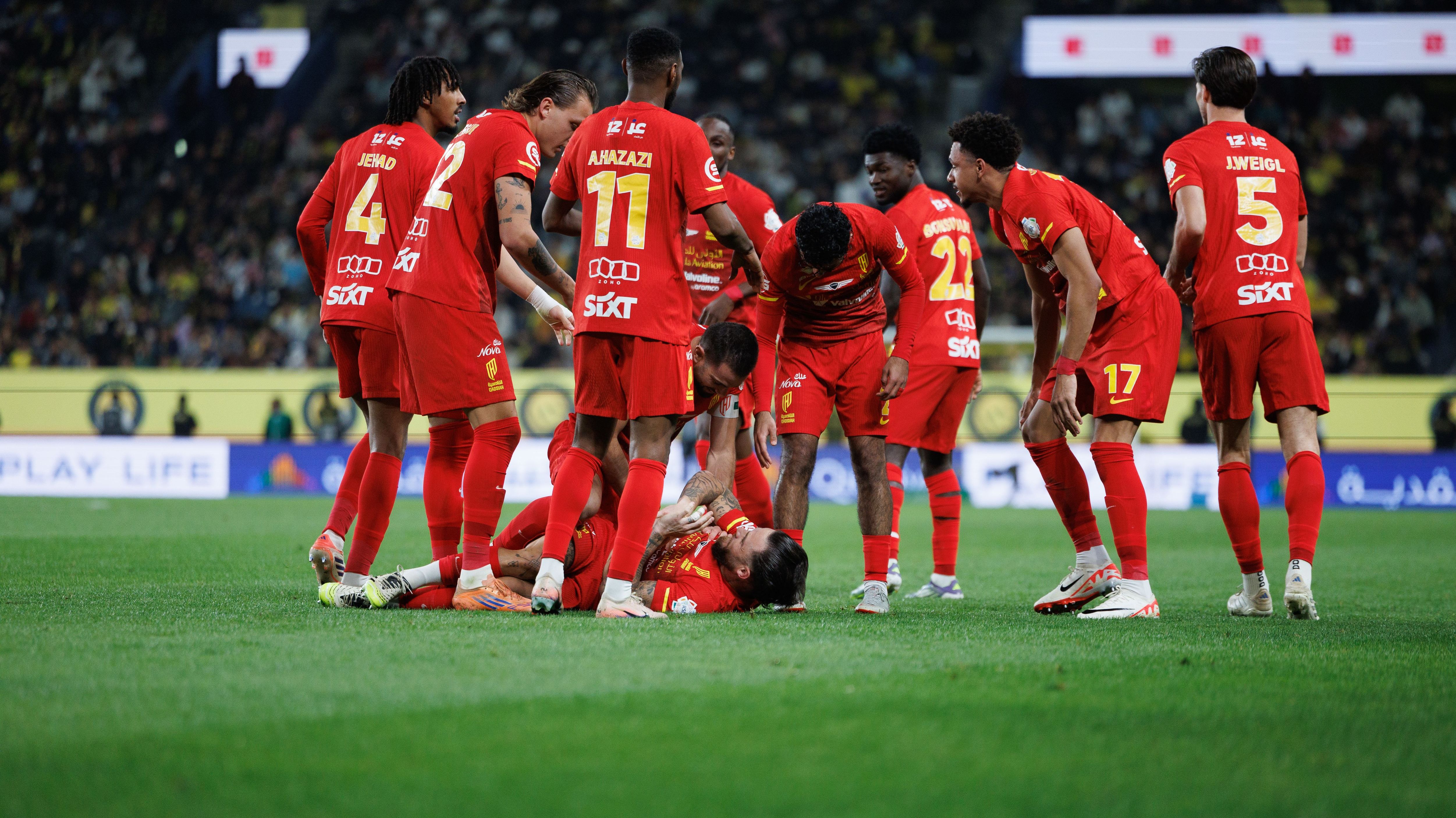 ضربة موجعة.. انتهاء موسم ثنائي القادسية