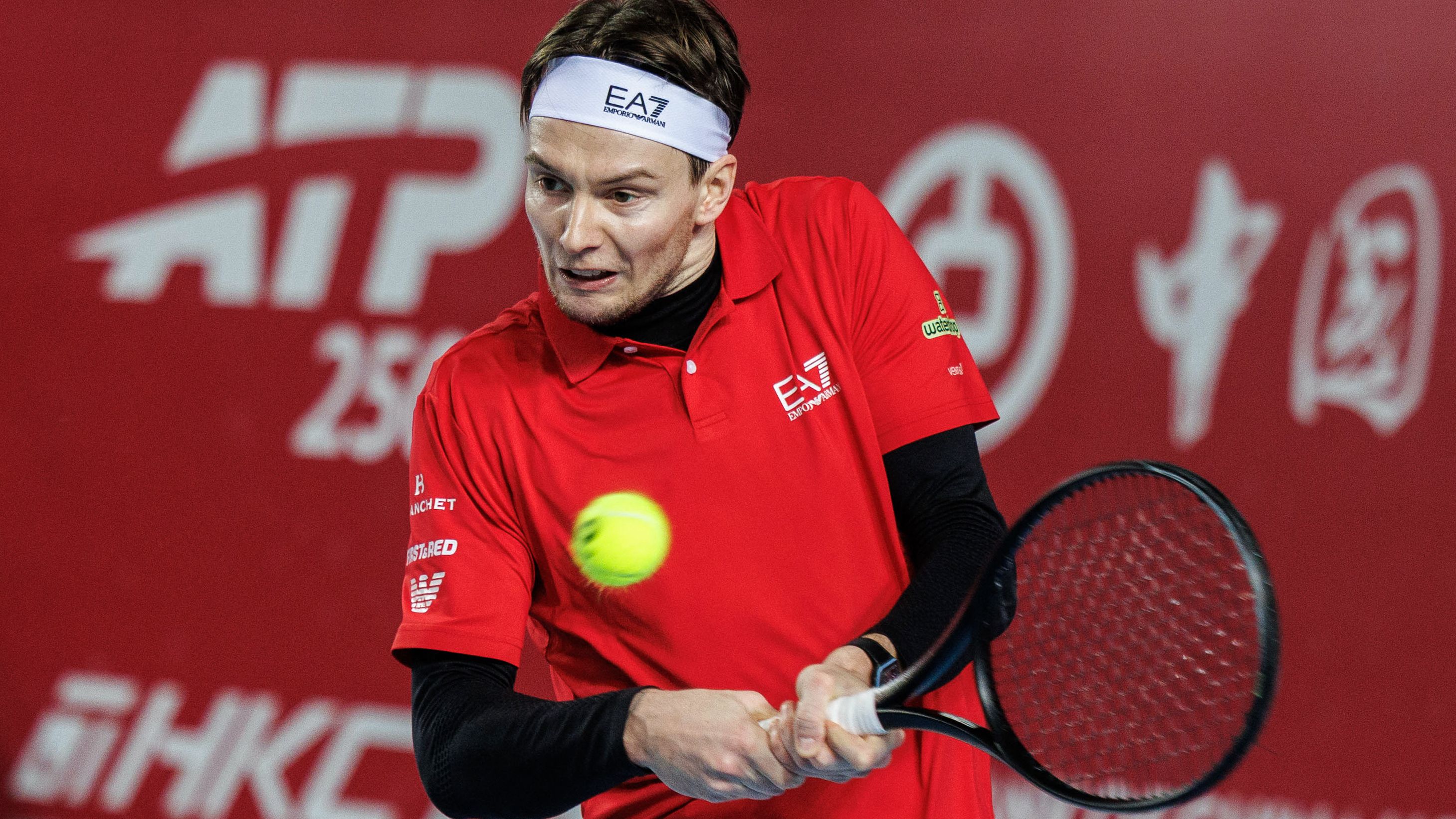 Alexander Bublik triomphe à Hong Kong 2026 face à Lorenzo Musetti, entrée historique dans le Top 10