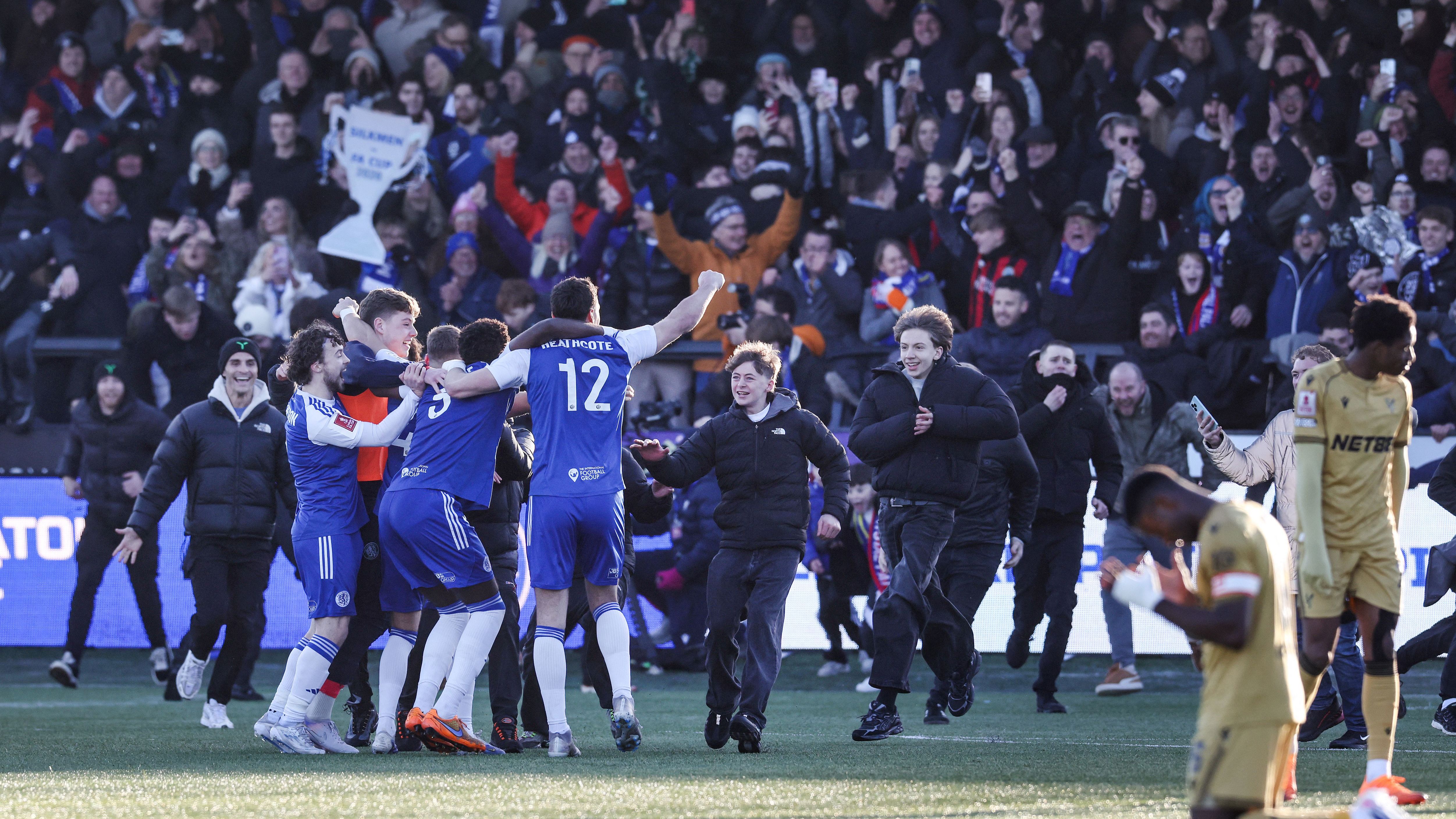 Crystal Palace vs Macclesfield en la FA Cup Moss Rose, Inglaterra