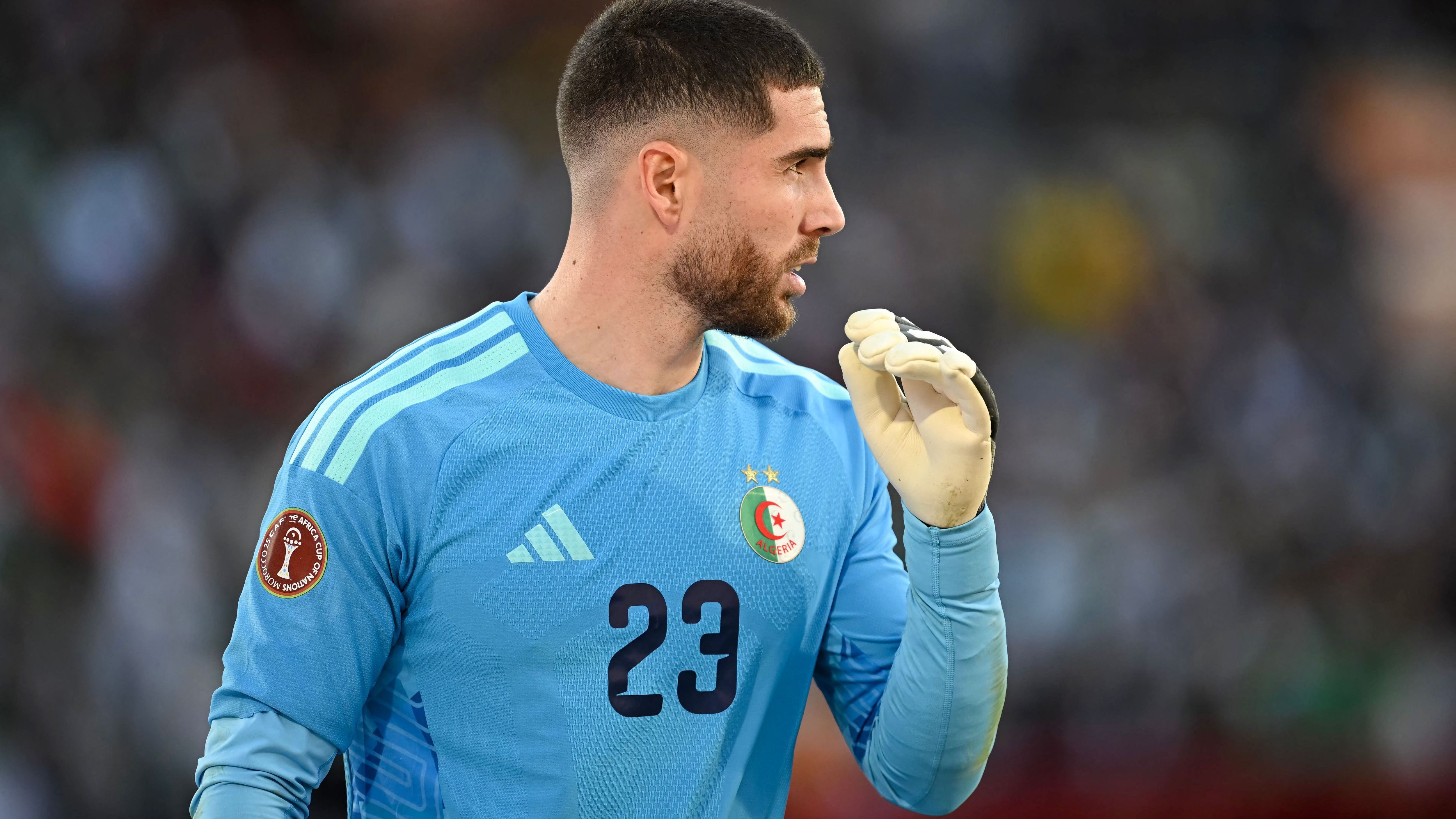 Luka Zidan portiere algerino giovane in azione
