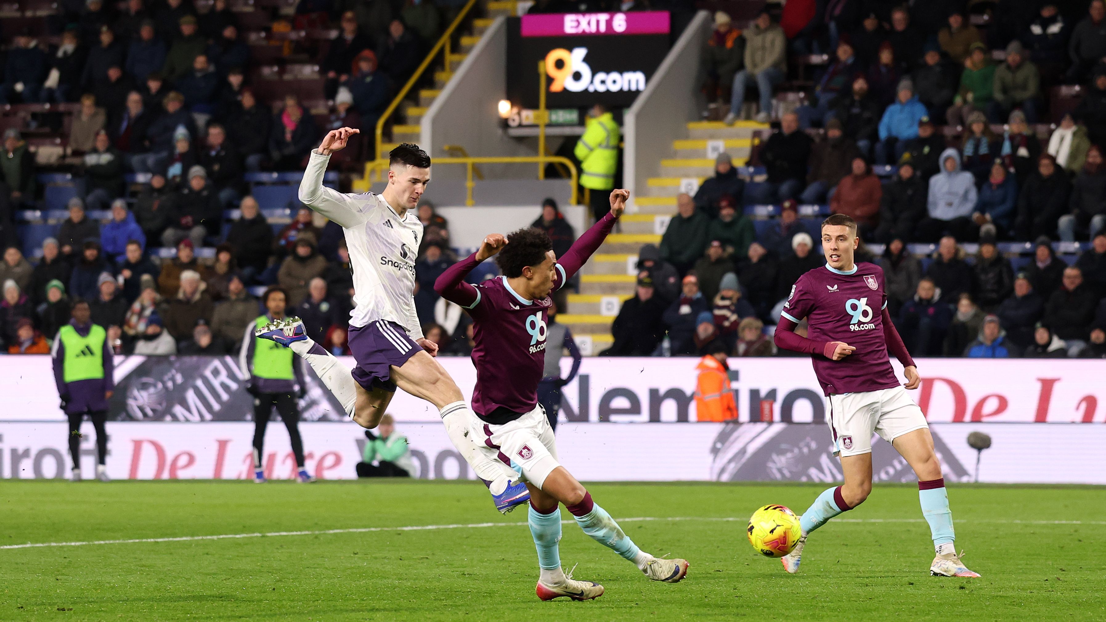 Burnley v Manchester United - Premier League