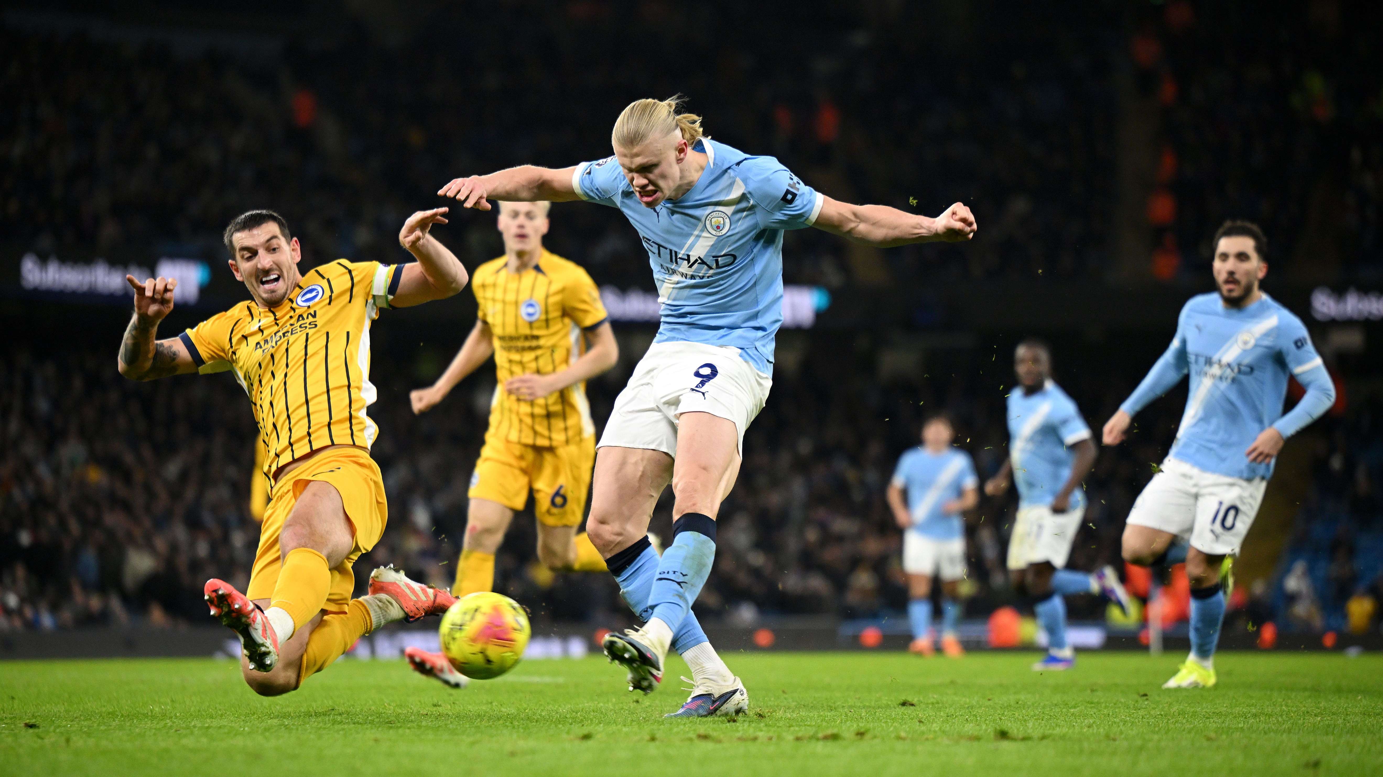 Manchester City v Brighton & Hove Albion - Premier League