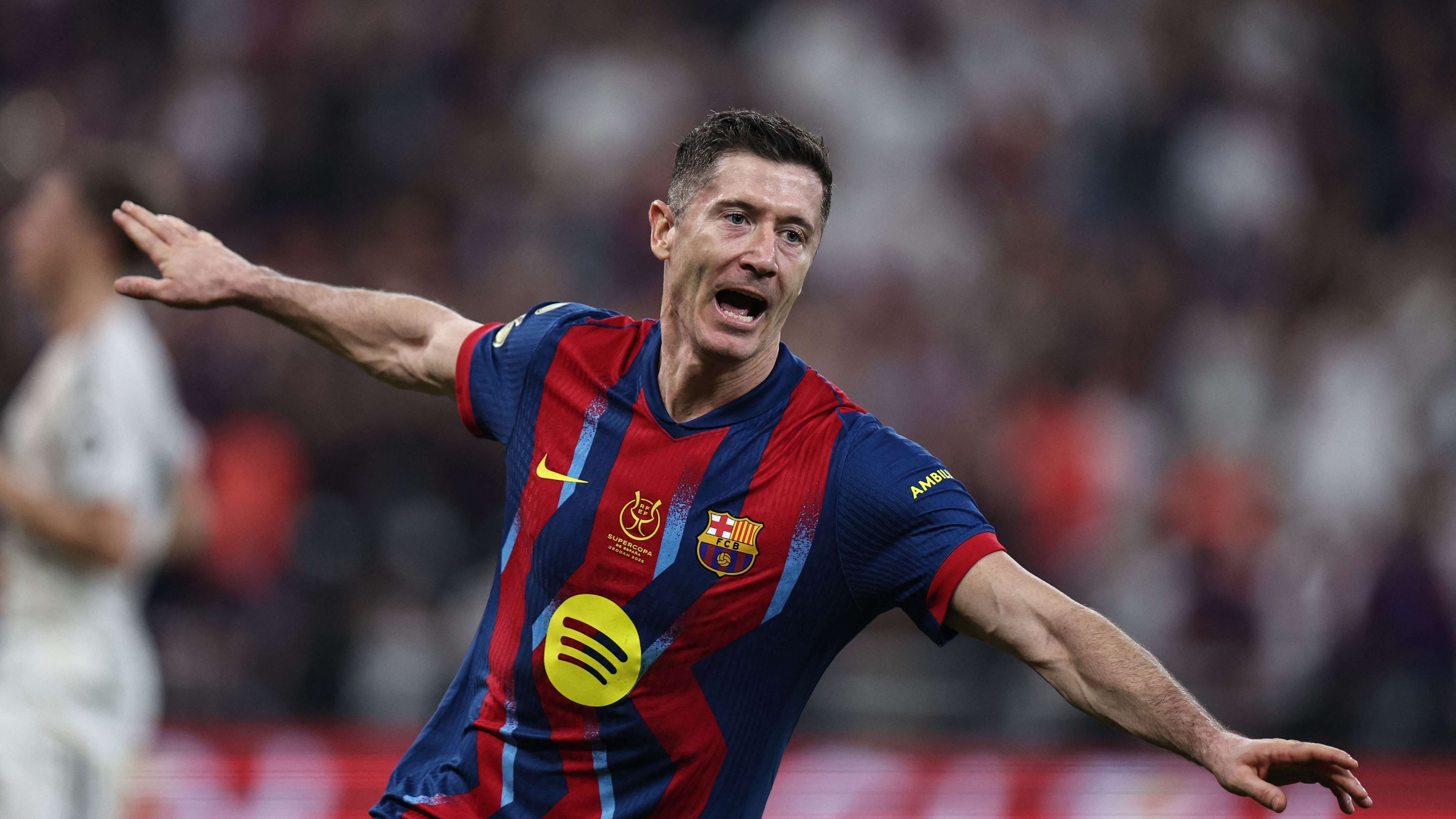 TOPSHOT-FBL-KSA-SUPERCUP-BARCELONA-REAL MADRID